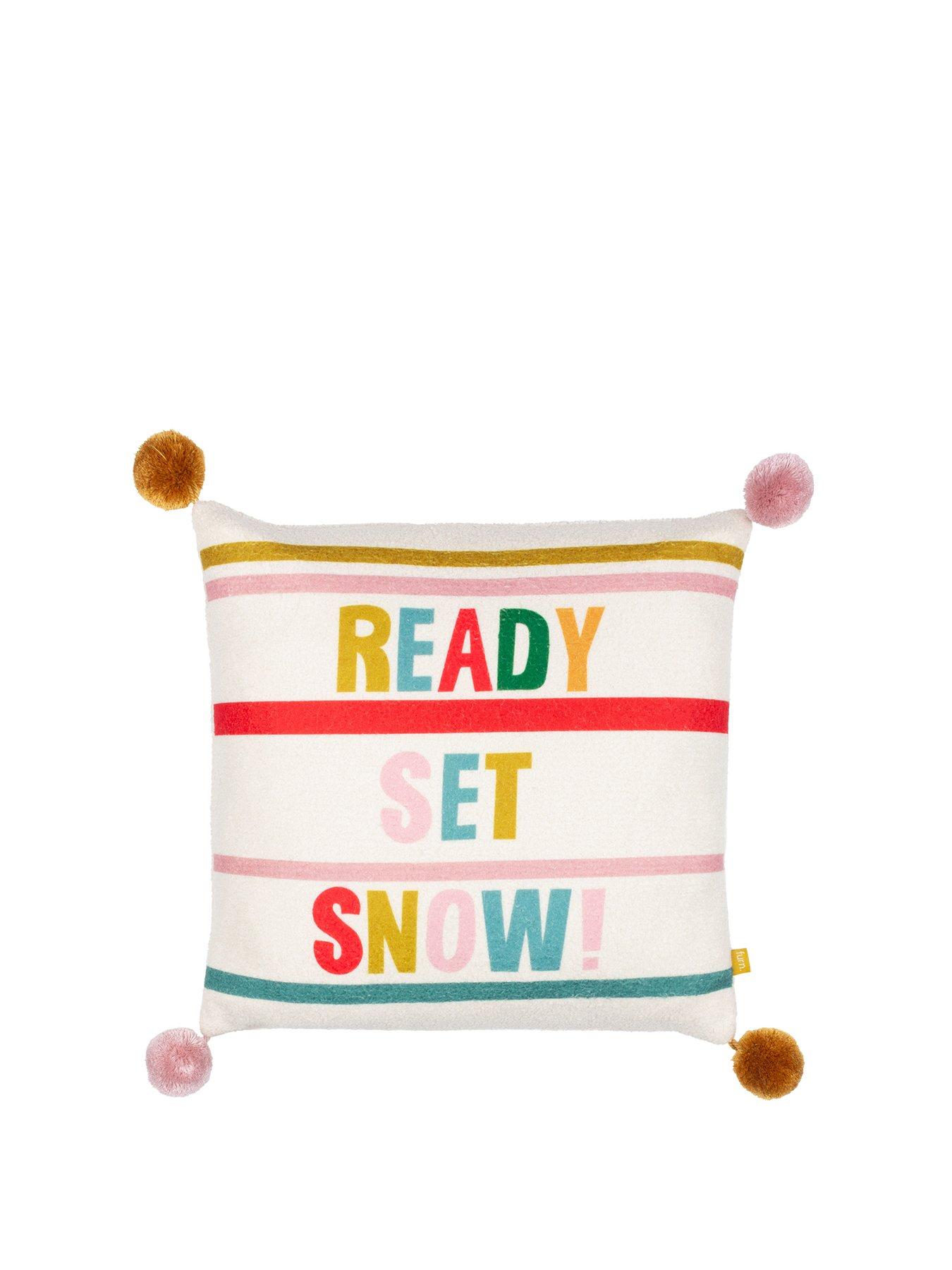 furn-ready-set-snow-christmas-cushionstillFront