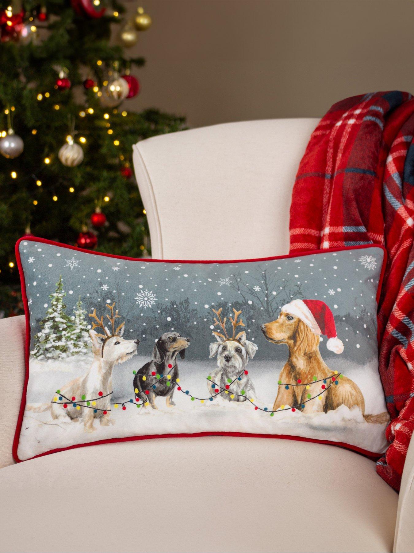 evans-lichfield-christmas-dogs-cushion