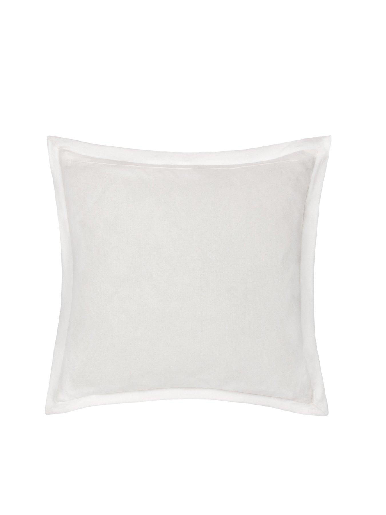 paoletti-winter-let-it-snow-cushionback