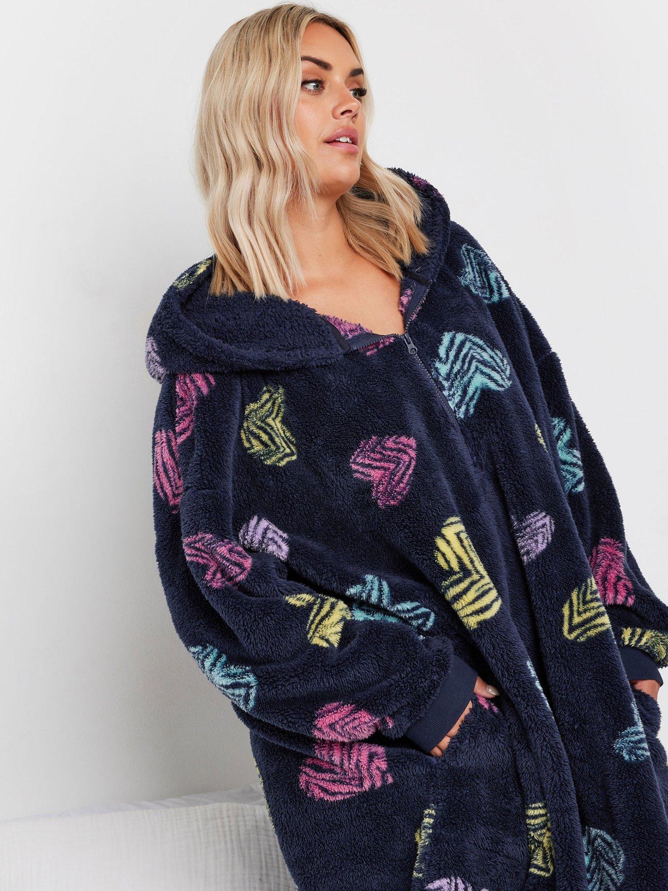 yours-curve-blanket-hoodie-blueoutfit