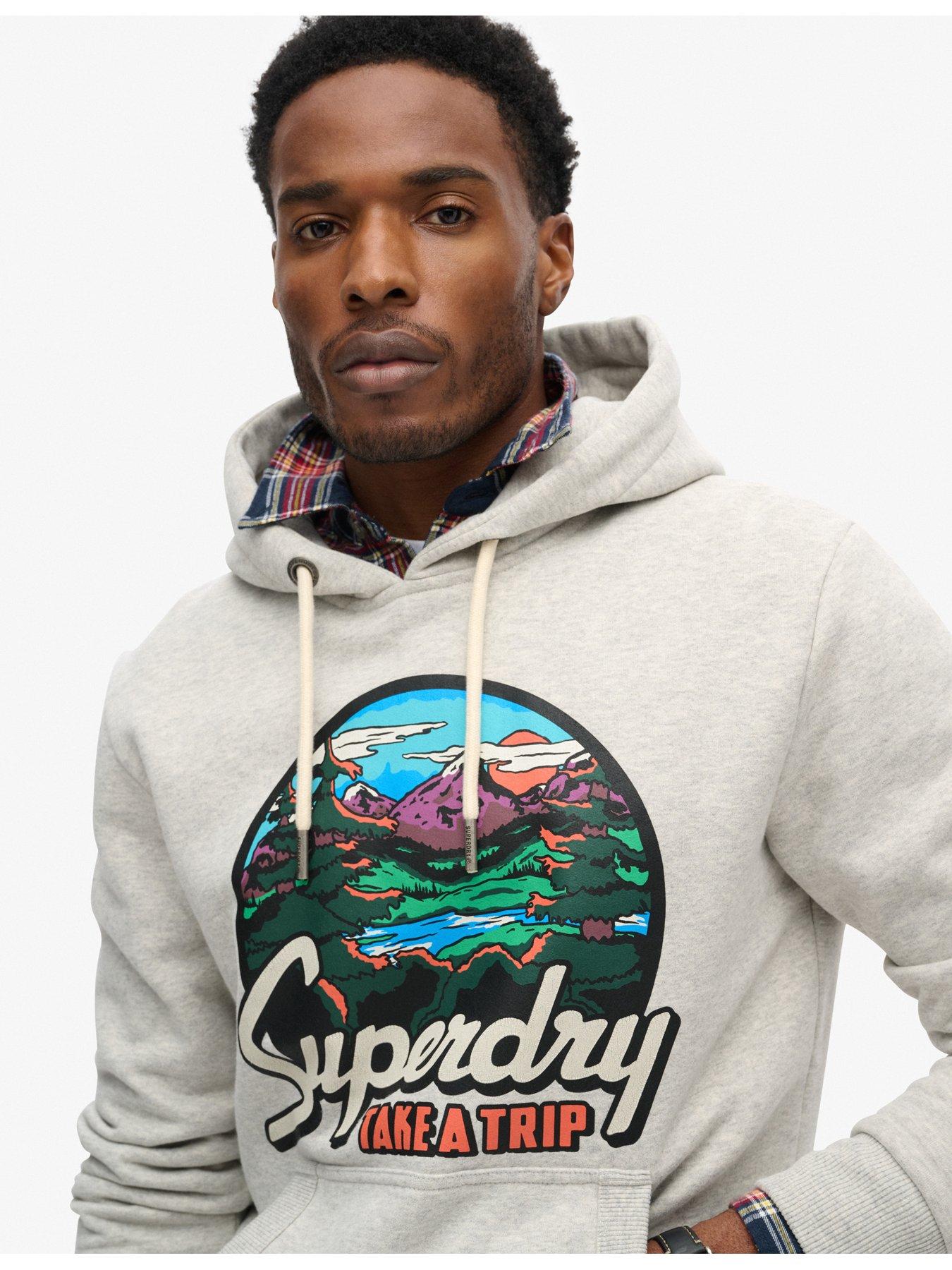 superdry-superdry-travel-postcard-graphic-hoodie-greyoutfit