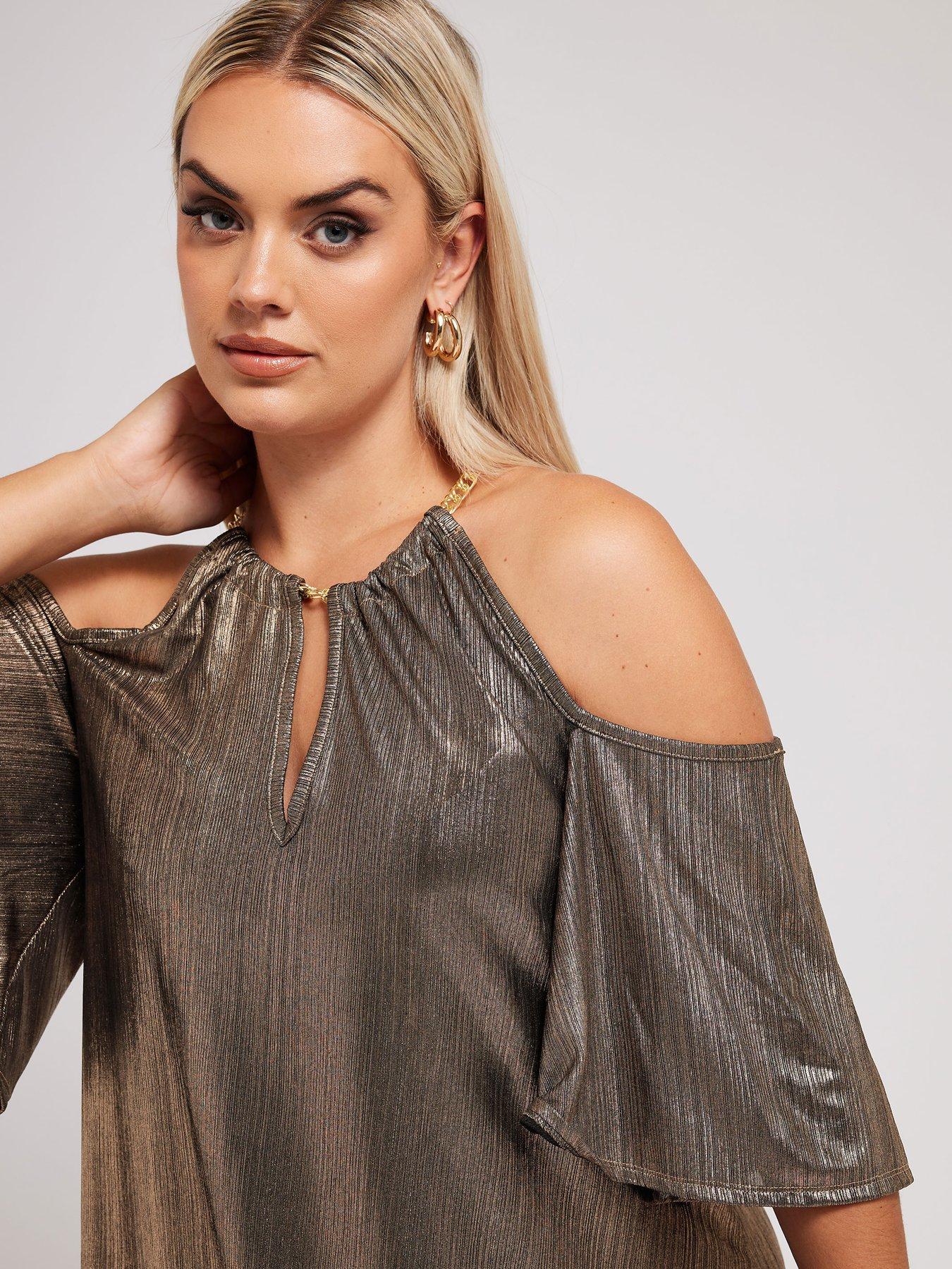 yours-curve-foil-chain-detail-top-goldoutfit