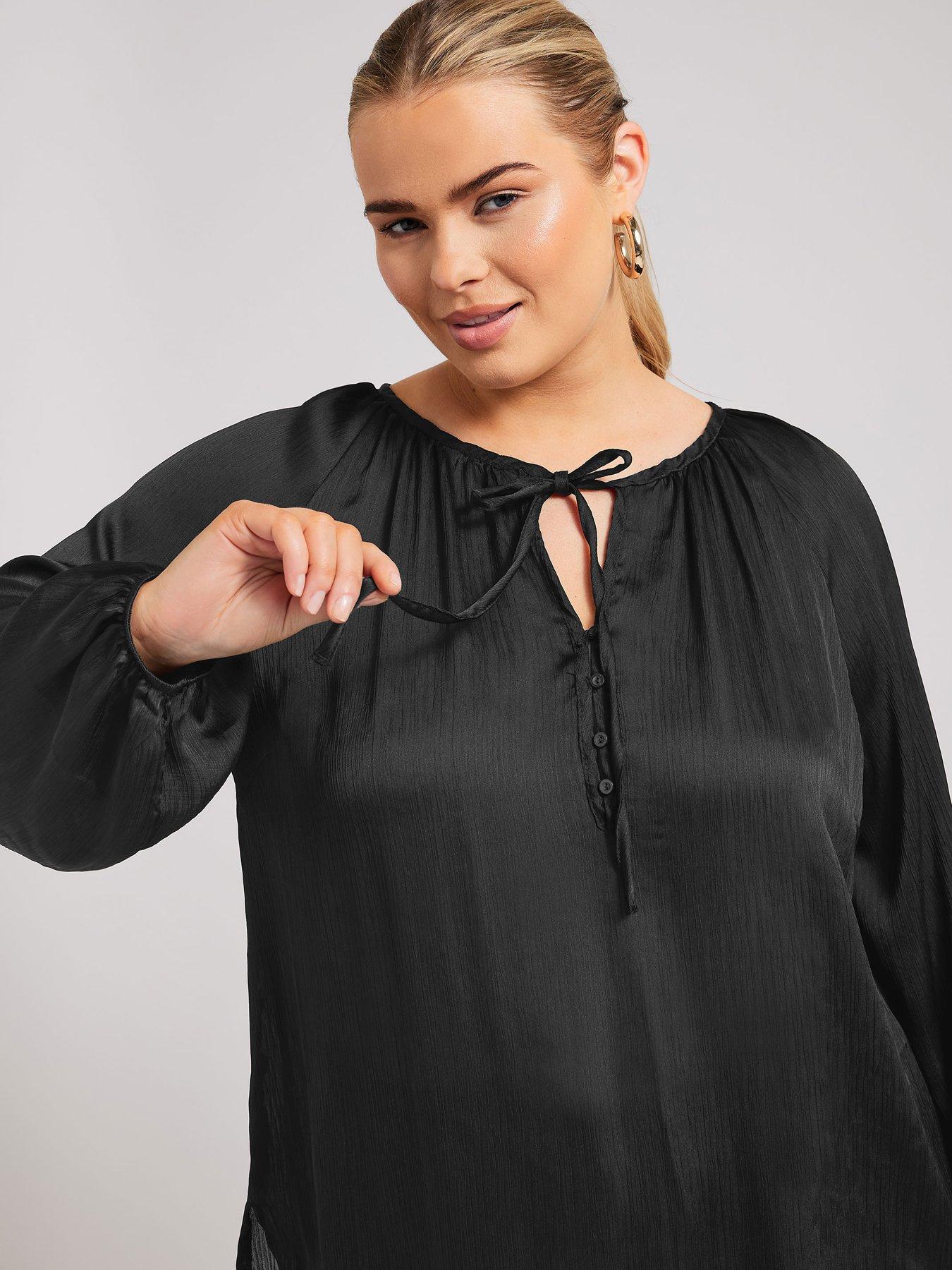 yours-curve-button-blouse-blackoutfit