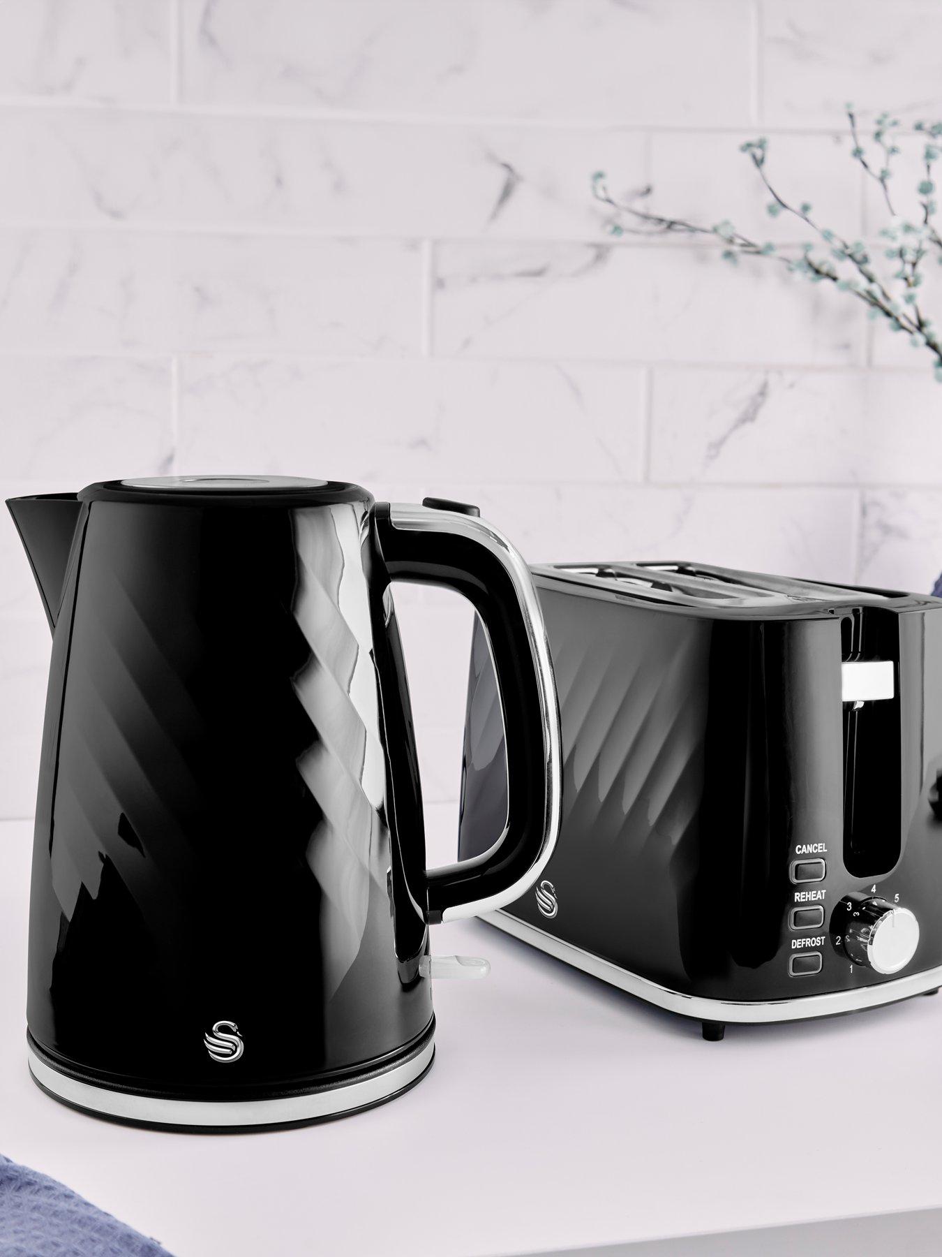 Image 7 of 8 of Swan SK14611BLK Windsor 1.7L Textured Kettle -&nbsp;Black