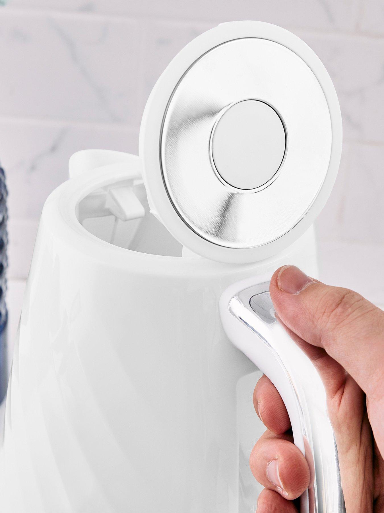 Image 5 of 8 of Swan Windsor 1.7L Textured Kettle -&nbsp;White