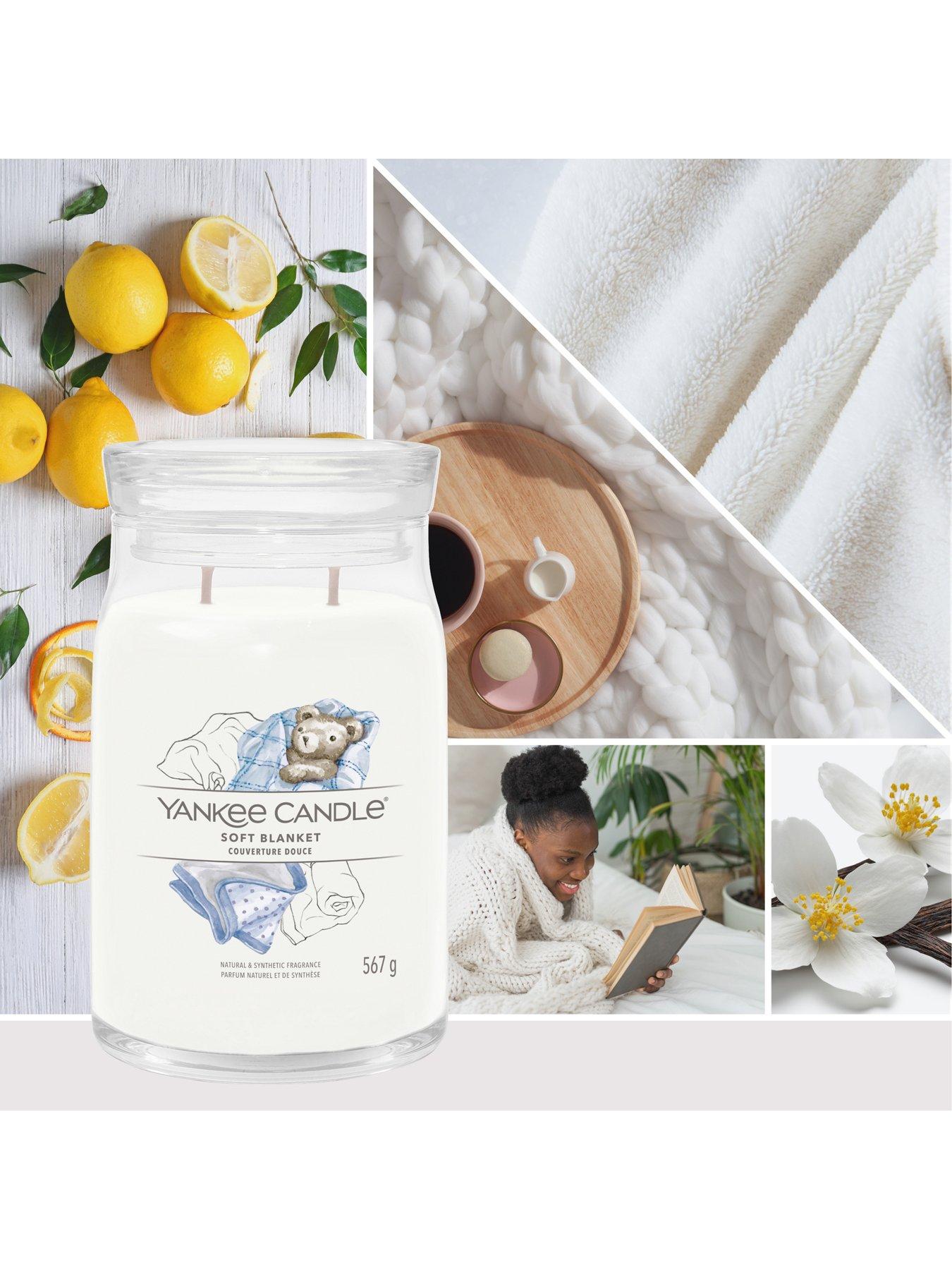 Image 5 of 6 of Yankee Candle Signature Collection Large Jar Candle &ndash; Soft Blanket