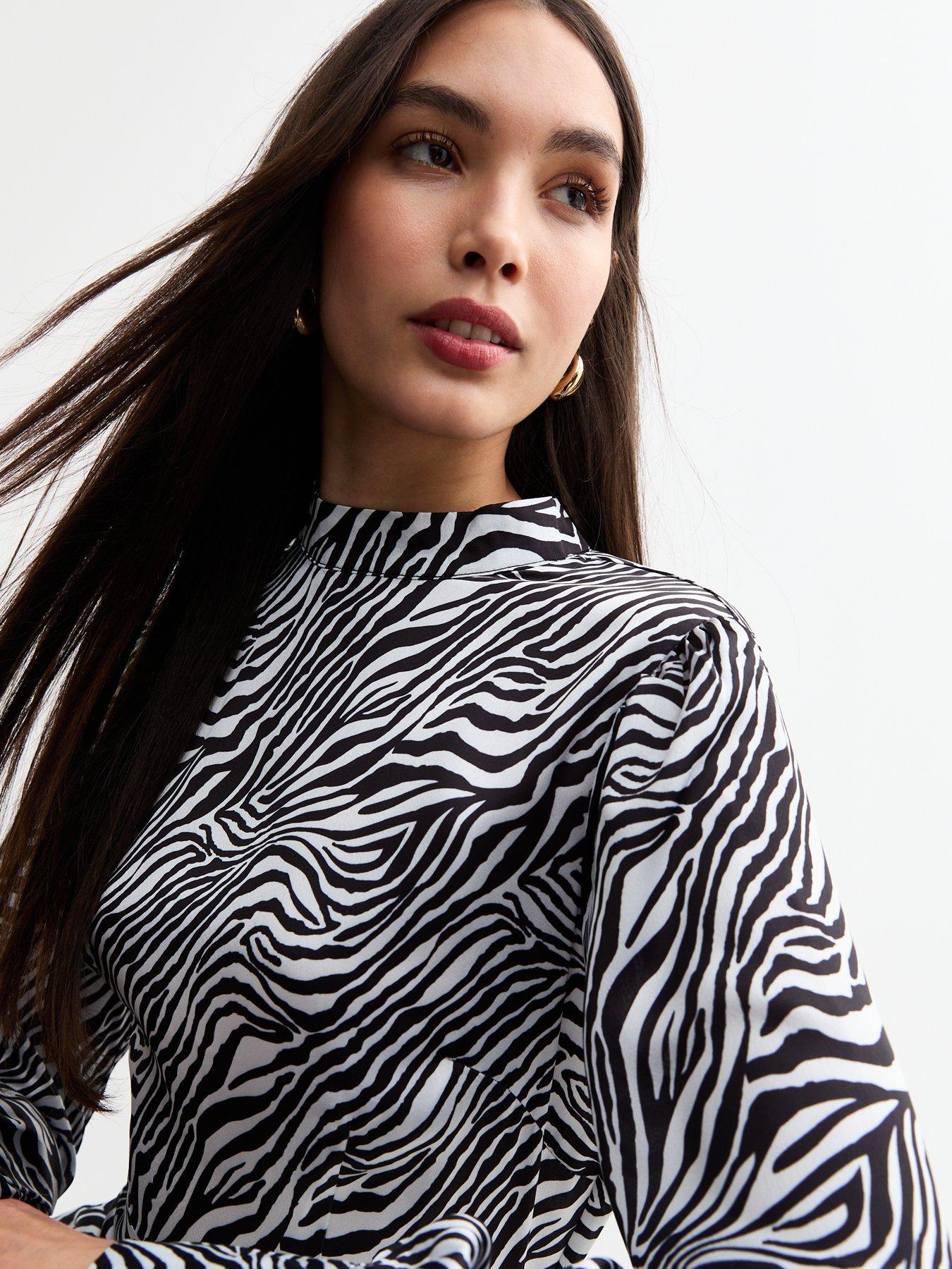 new-look-zebra-crepe-midi-dress-blackoutfit