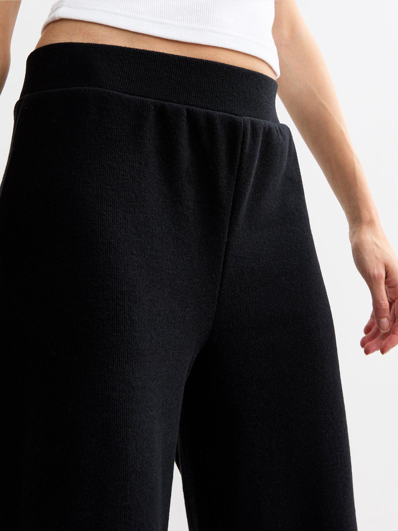 new-look-soft-touch-wide-leg-trousers-blackoutfit