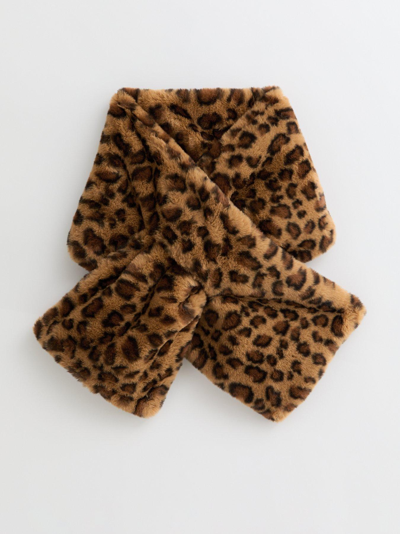 new-look-brown-leopard-print-faux-fur-scarf