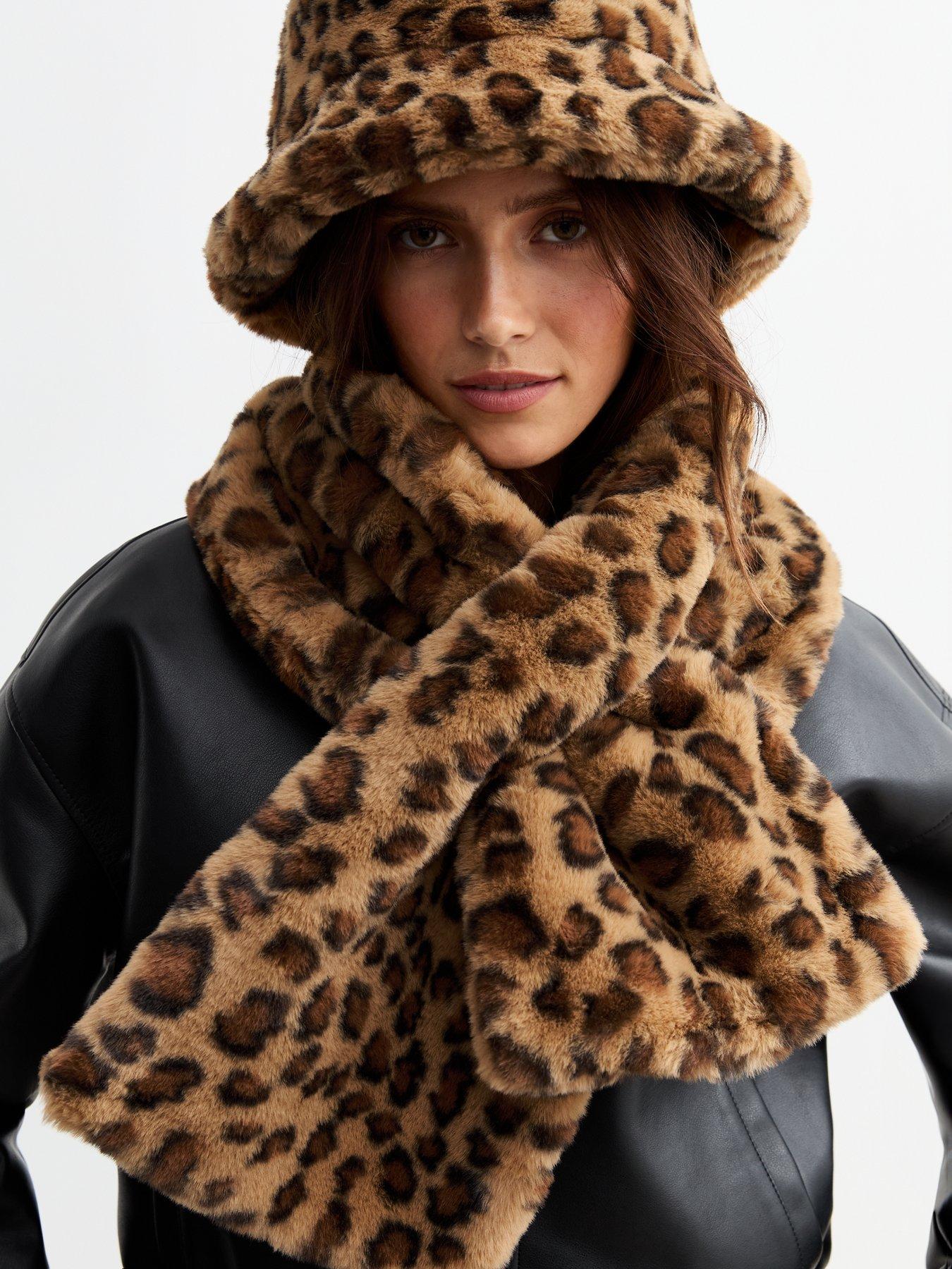 new-look-brown-leopard-print-faux-fur-scarfstillFront