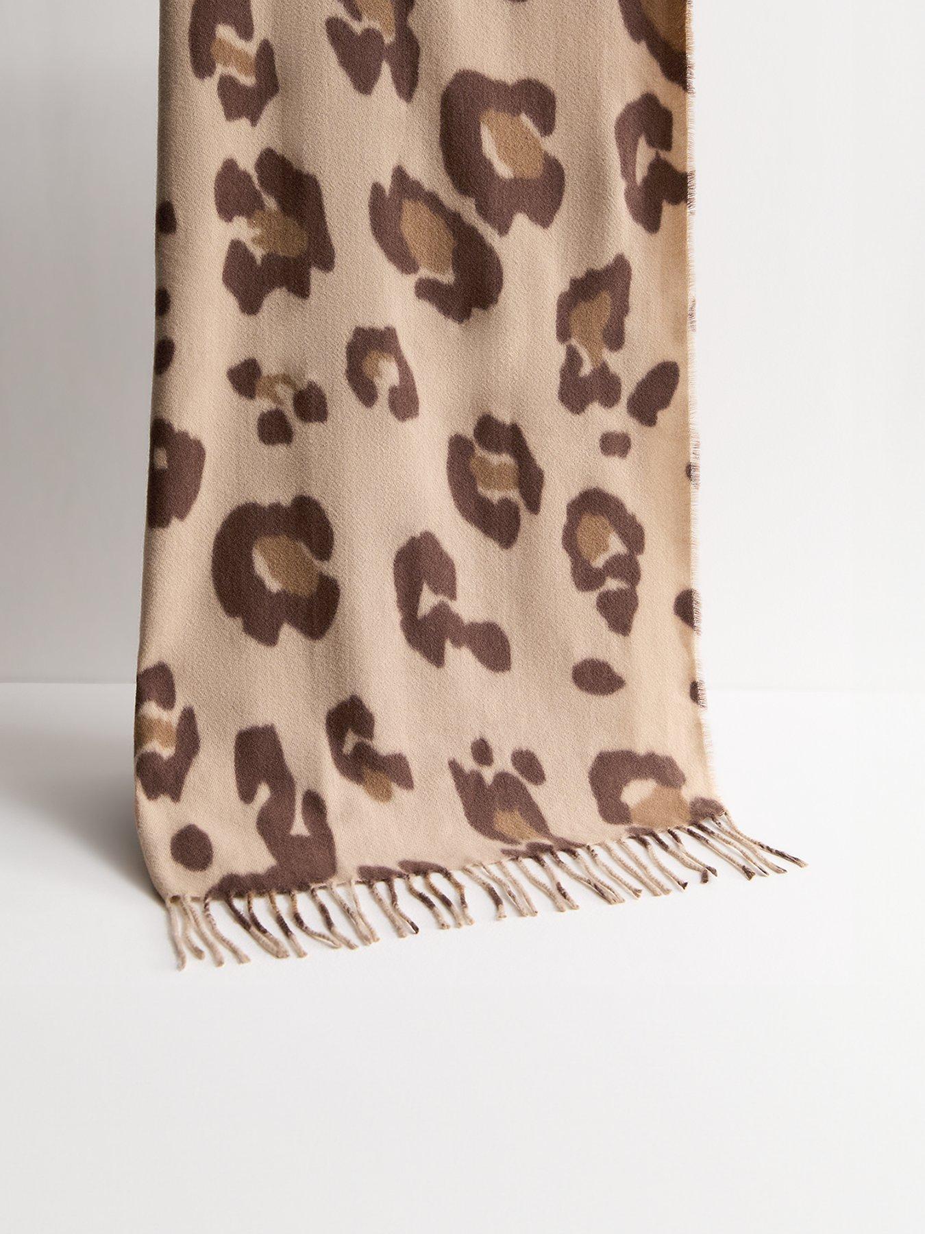 new-look-brown-leopard-print-scarf