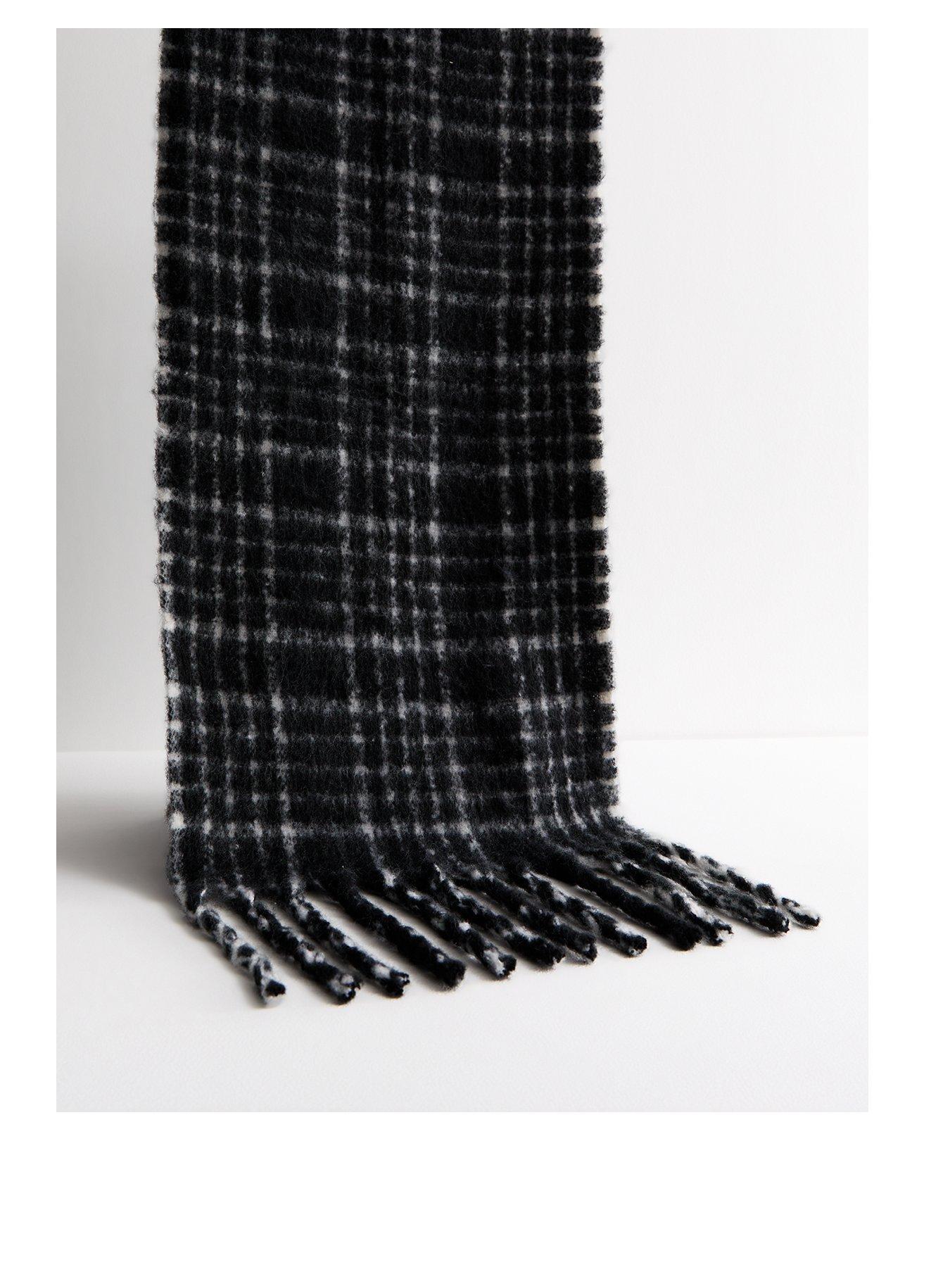 new-look-black-soft-knit-checked-scarffront