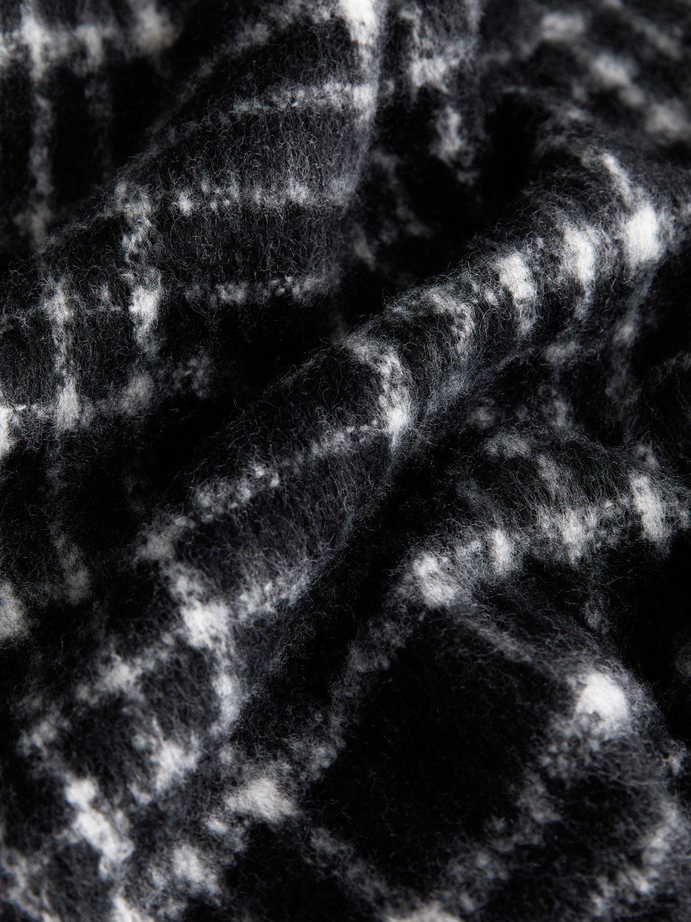 new-look-black-soft-knit-checked-scarfback