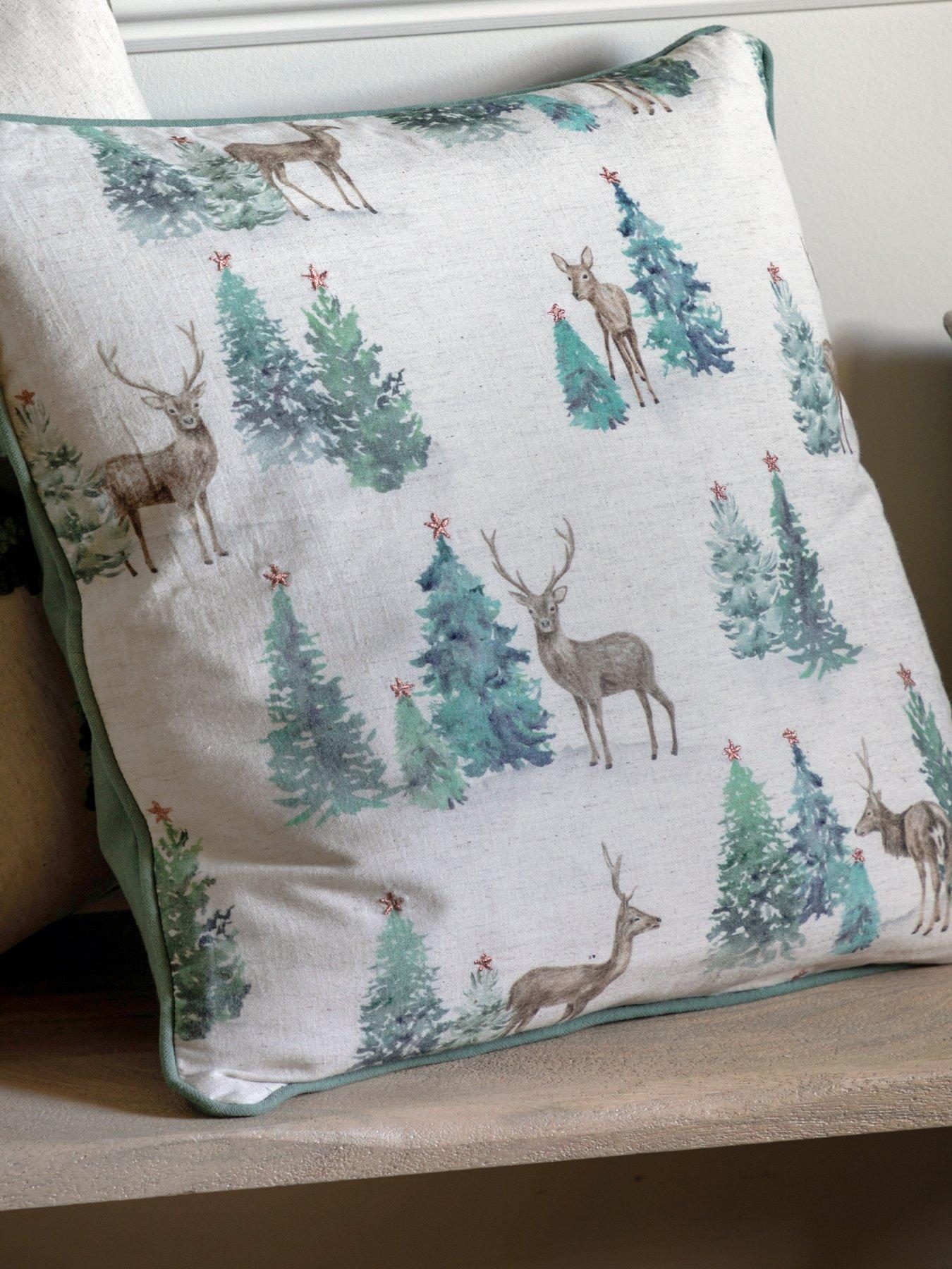 gallery-forest-stag-and-deer-christmas-scene-cushionfront