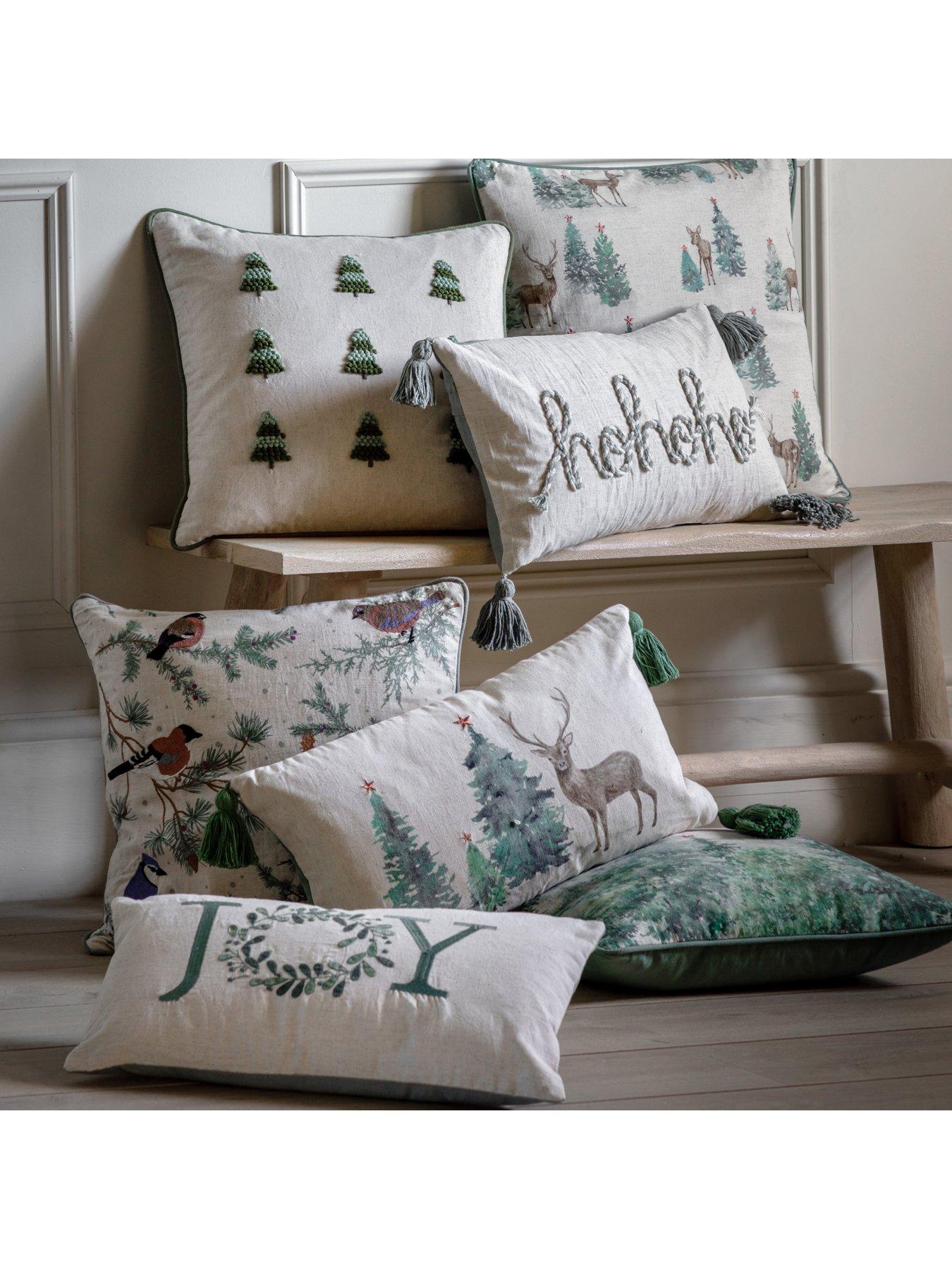 gallery-forest-stag-and-deer-christmas-scene-cushionoutfit