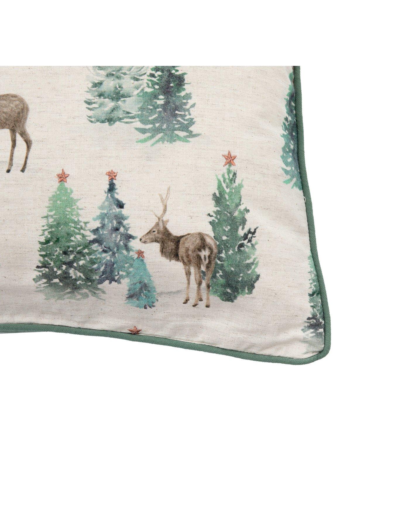 gallery-forest-stag-and-deer-christmas-scene-cushiondetail