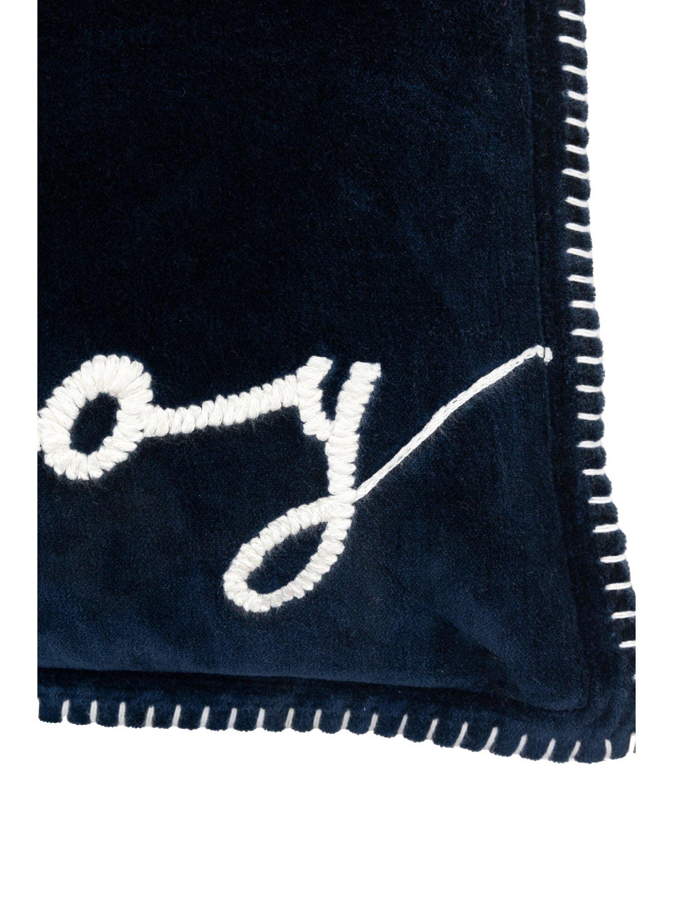 gallery-merry-midnight-joy-navy-cushion-300x500mmoutfit