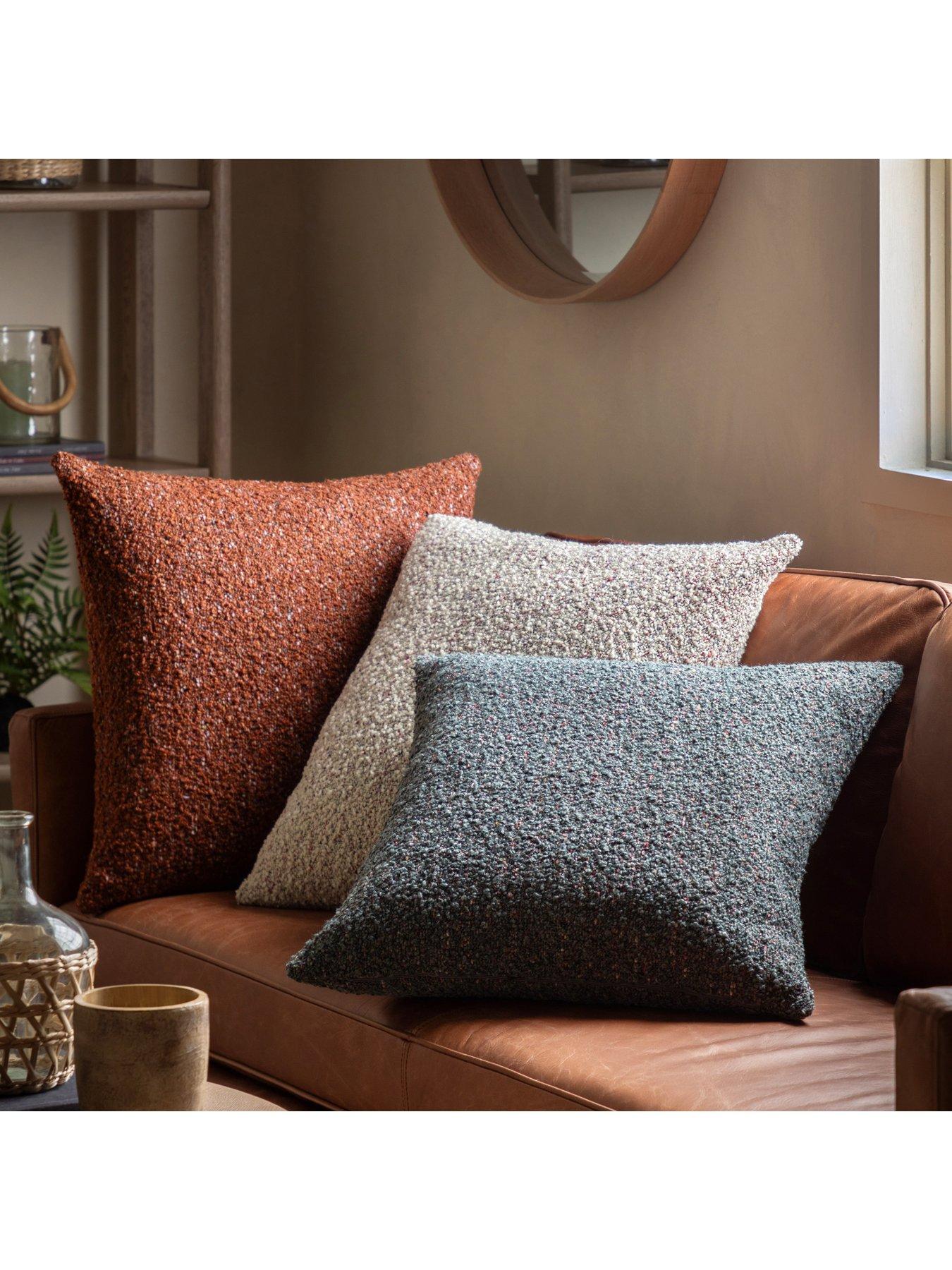 gallery-boucle-knife-edge-cushion-rust-550x550mmoutfit