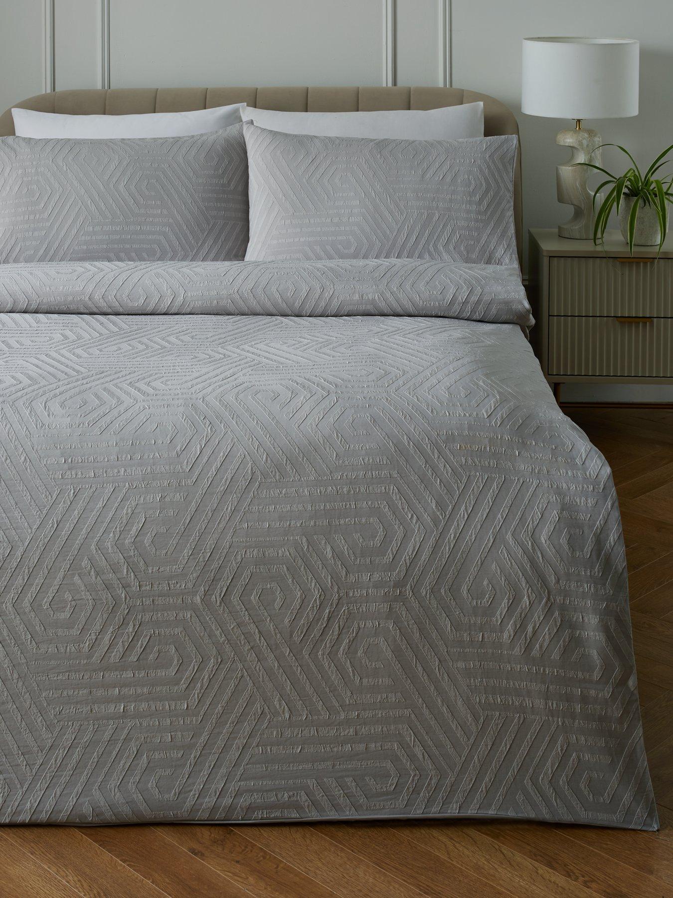 the-very-collection-artemis-geo-jacquard-duvet-cover-set