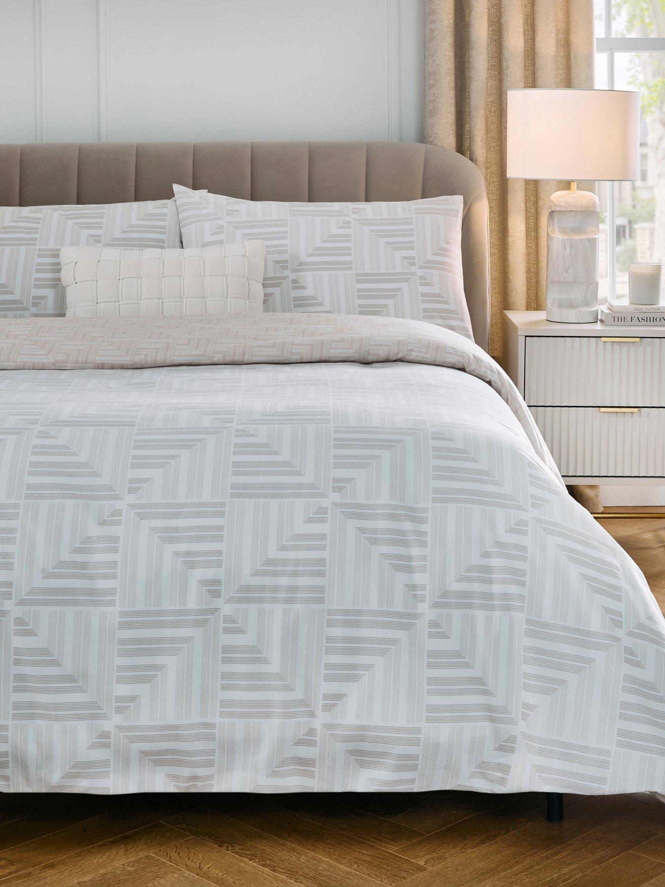 The Very Collection New Classical Geo Print Duvet Cover Set