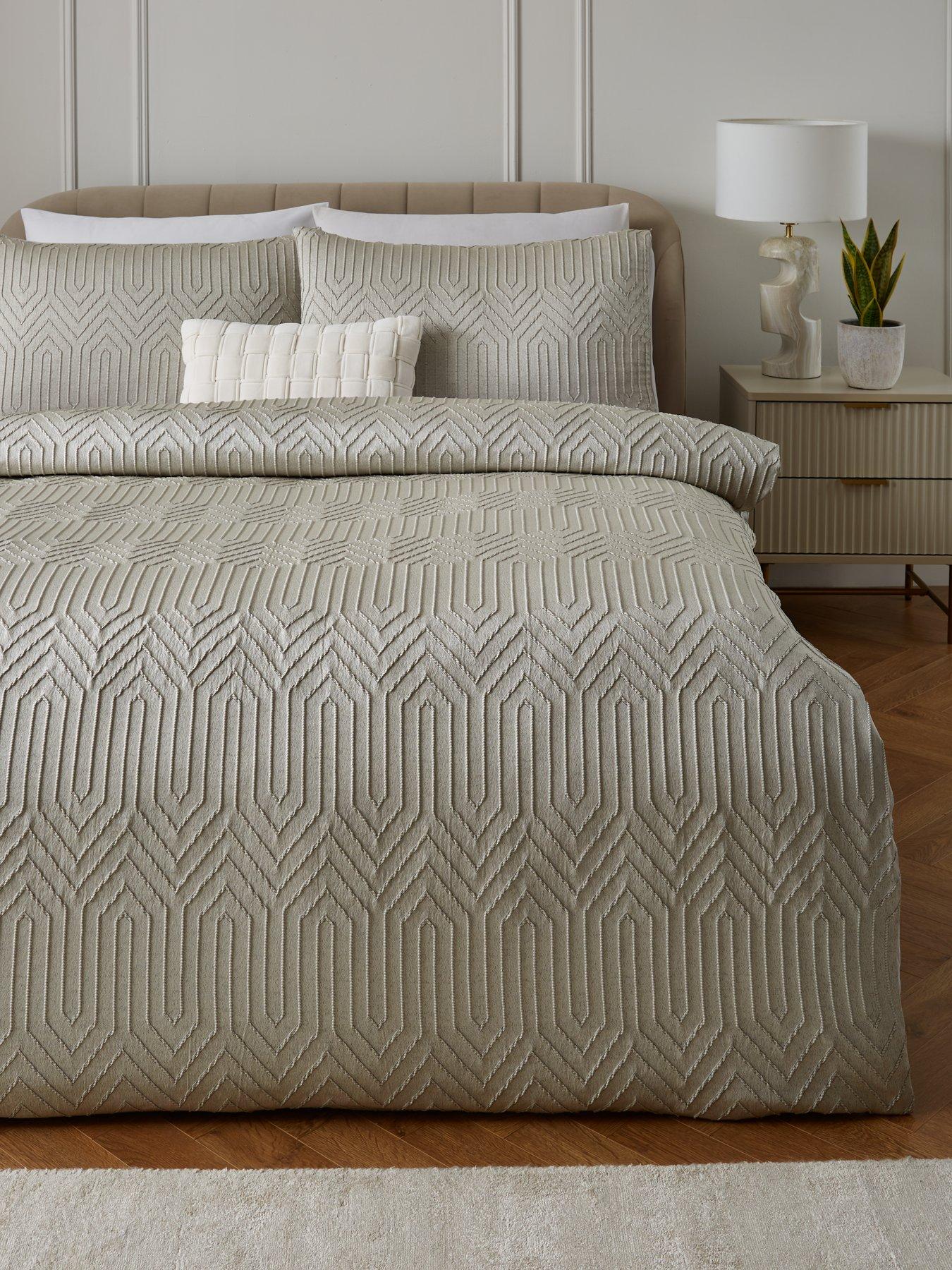 Very Home Milan 3D Jacquard Duvet Cover Set