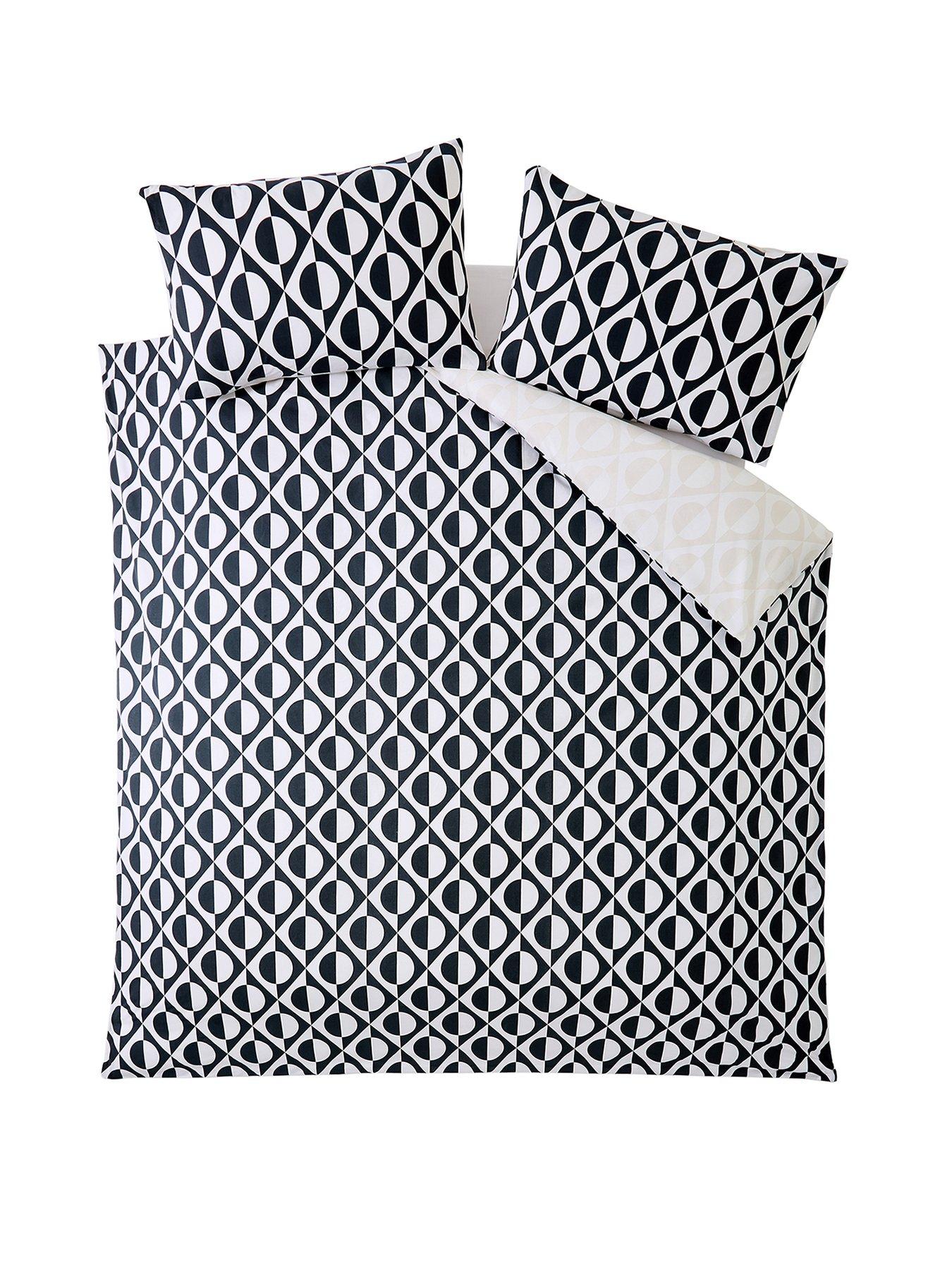 the-very-collection-new-classical-mono-print-duvet-cover-setstillFront