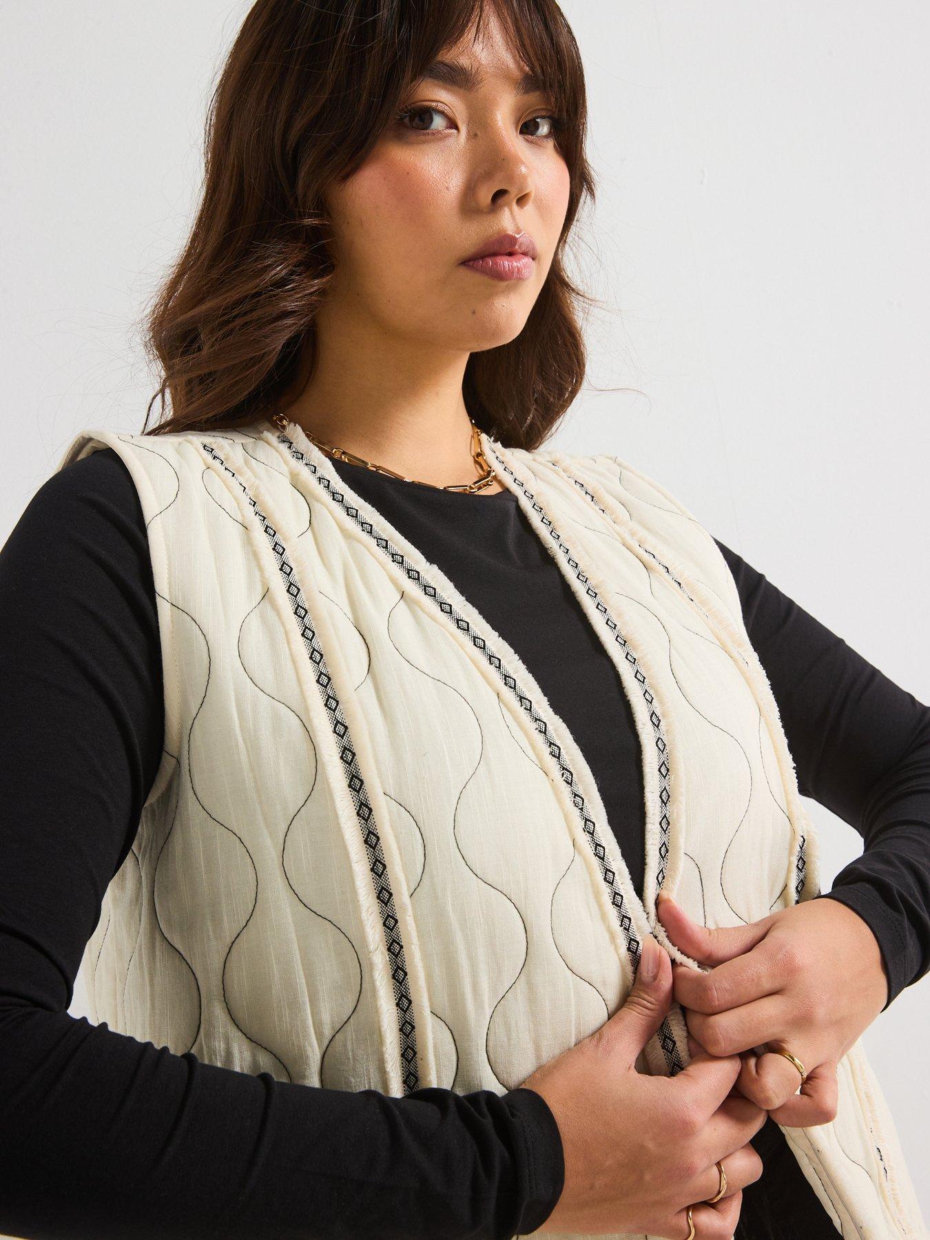 v-by-very-curve-quilted-edge-to-edge-gilet-whiteoutfit