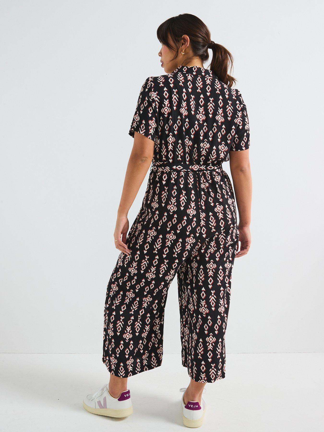 Image 2 of 6 of V by Very Curve Button Through Patterned Cropped Jumpsuit - Print