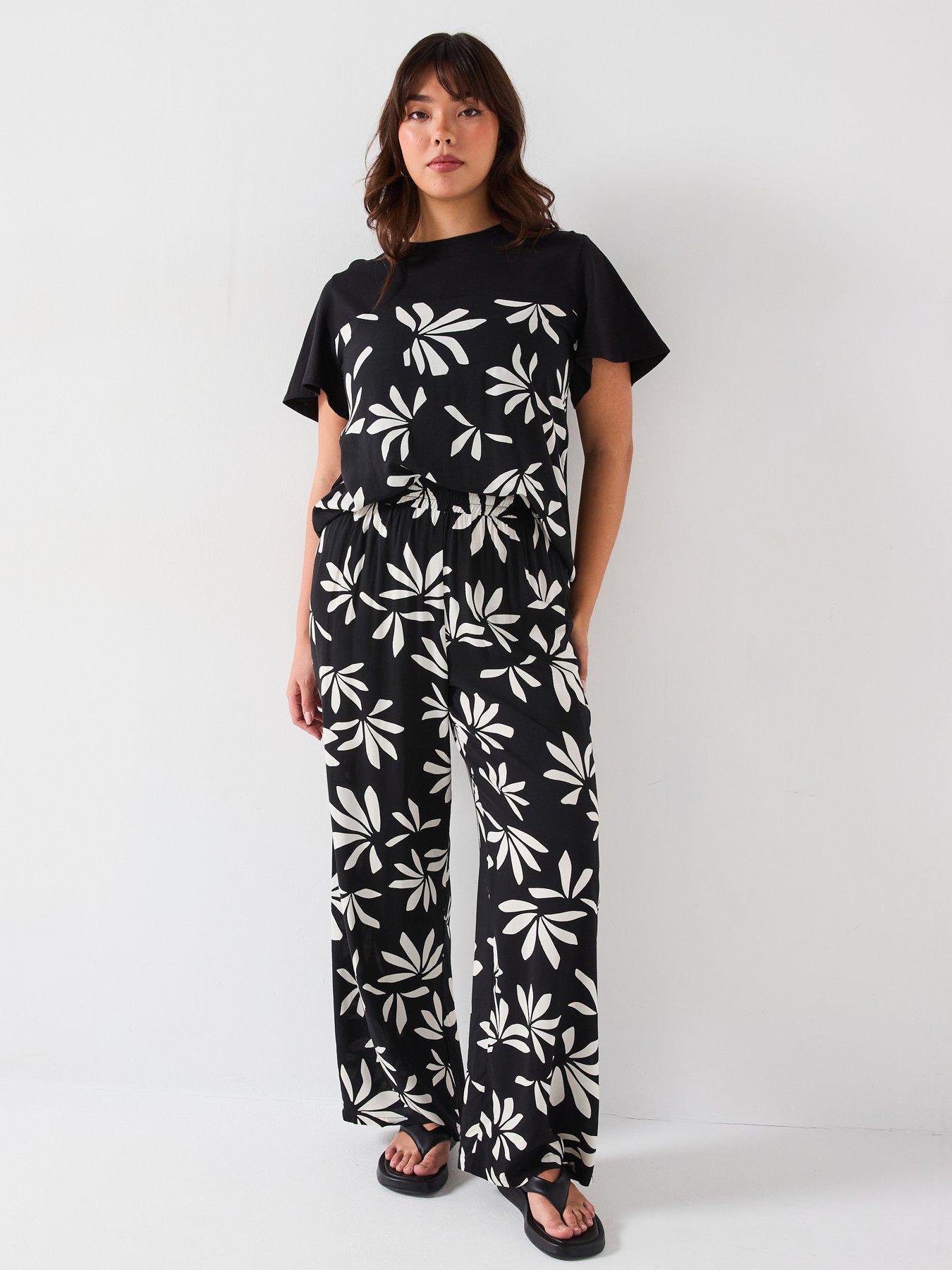 v-by-very-curve-woven-front-jersey-top-blackback