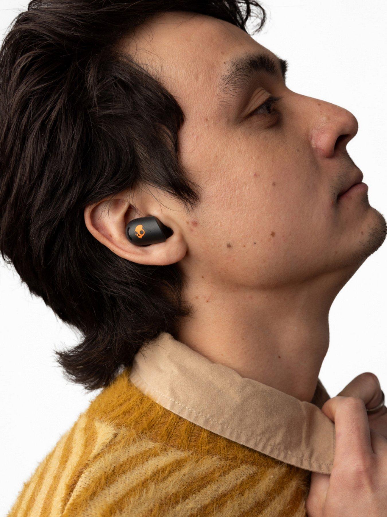 skullcandy-sesh-anc-active-true-wireless-earbuds-with-active-noise-cancellingoutfit