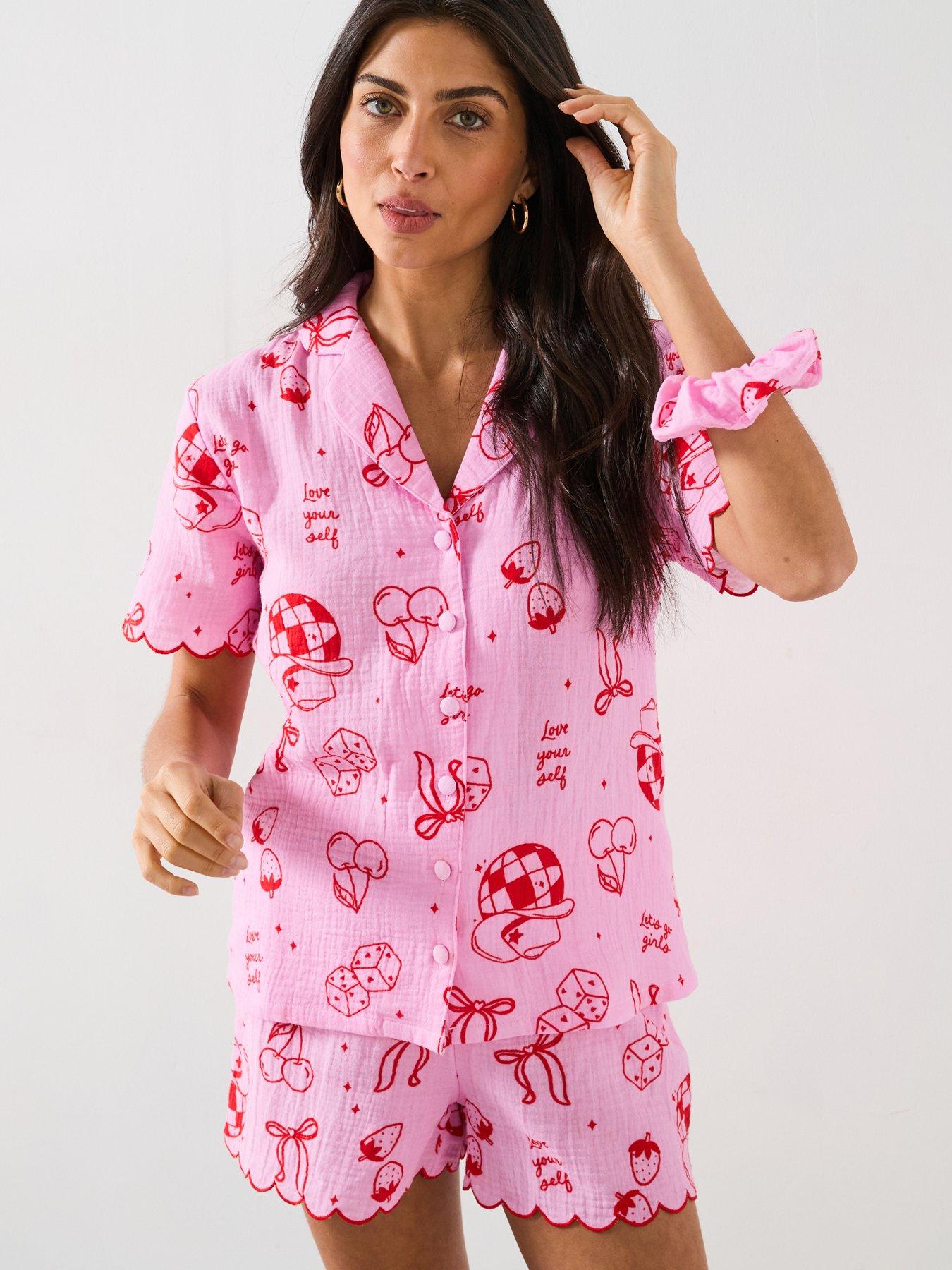 Image 2 of 7 of V by Very <p>x Howrad Studios Pyjamas and Scrunchie Gift Set&nbsp;- Pink</p>
