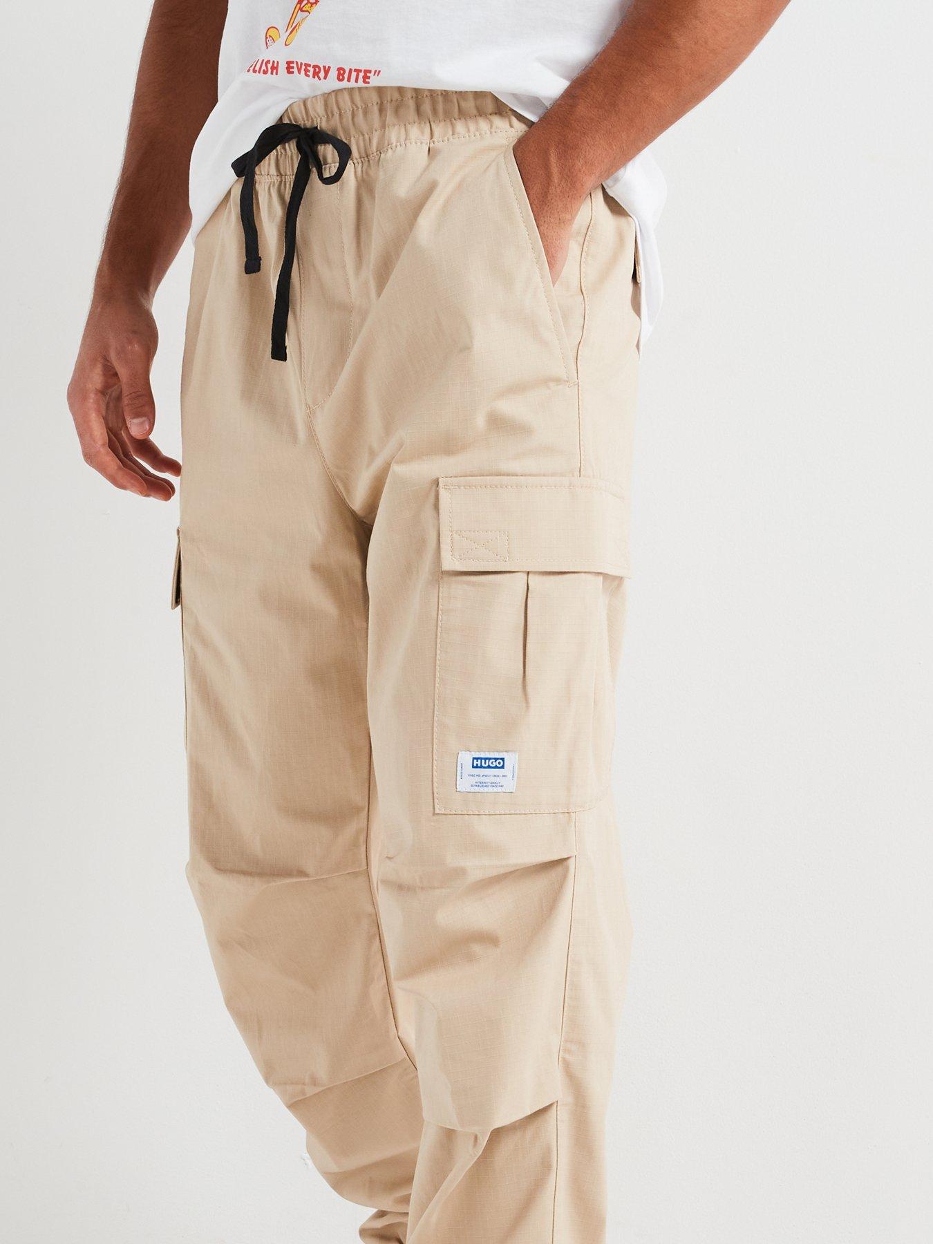 hugo-gadic242-relaxed-fit-cargo-pants-beigeoutfit