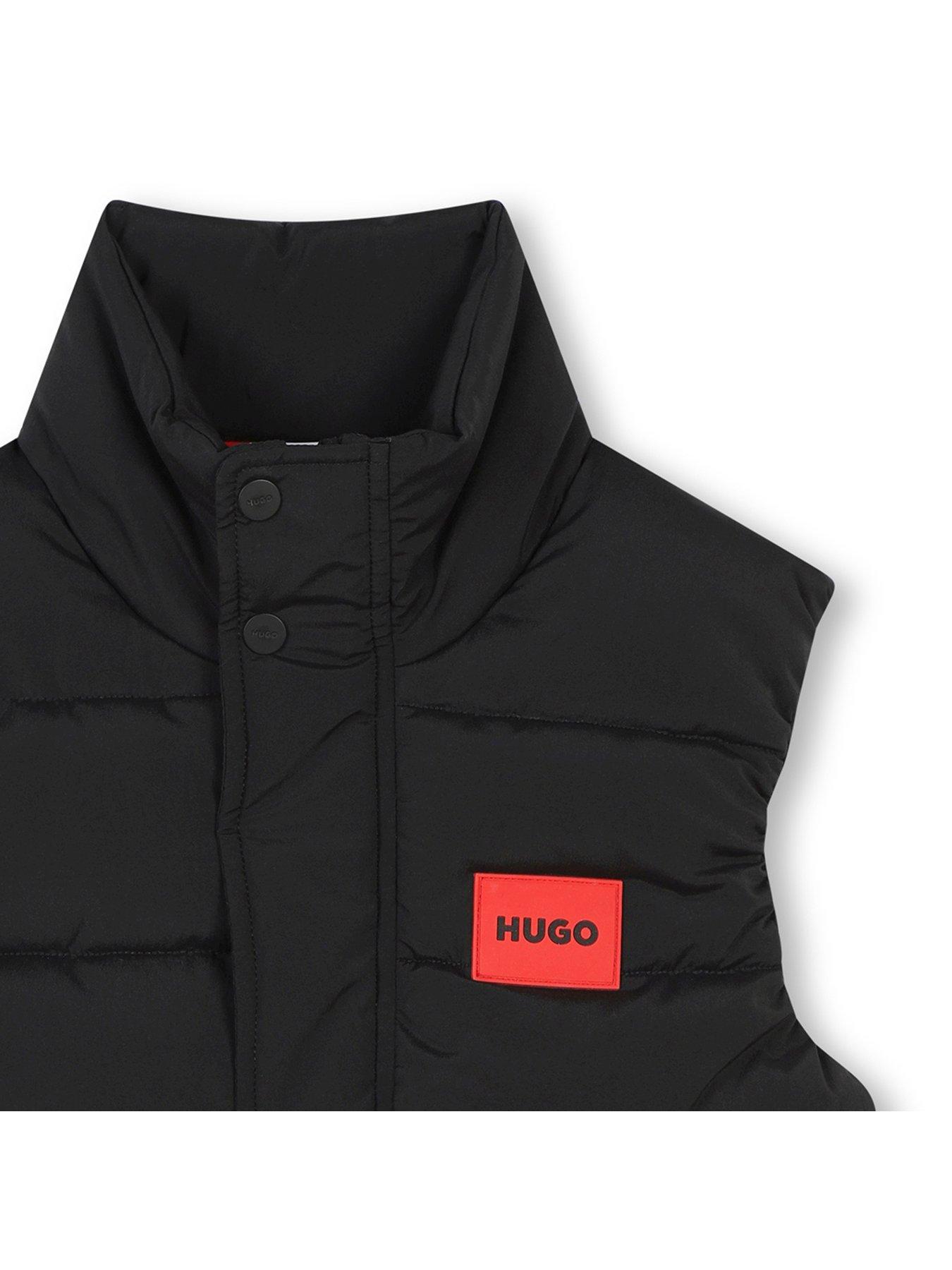 hugo-boys-gilet-blackoutfit