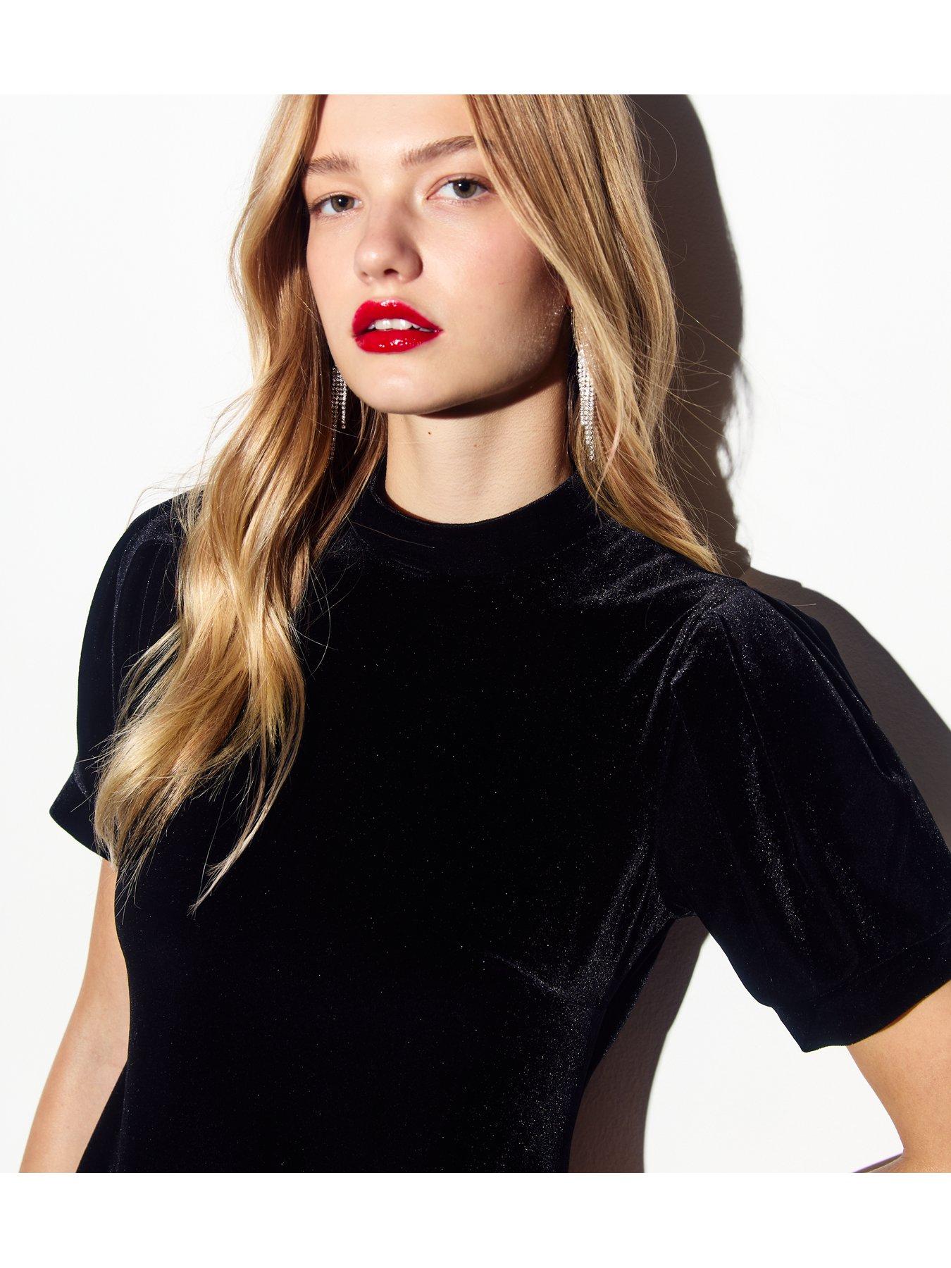 new-look-high-neck-short-sleeve-velvet-mini-dress-blackoutfit