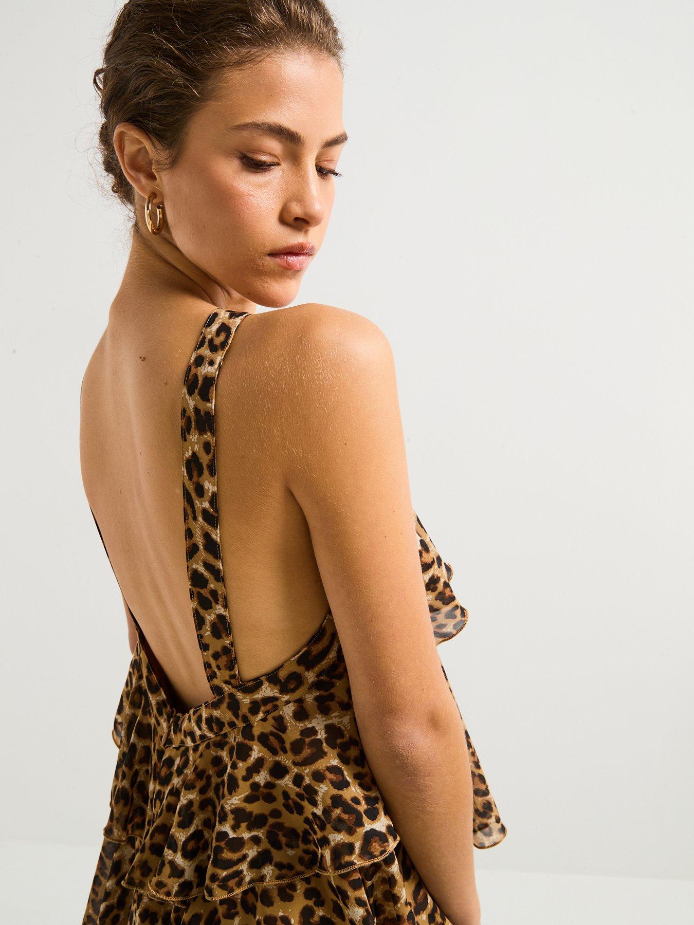 vero-moda-leopard-print-ruffle-halter-neck-maxi-dress-black-multioutfit