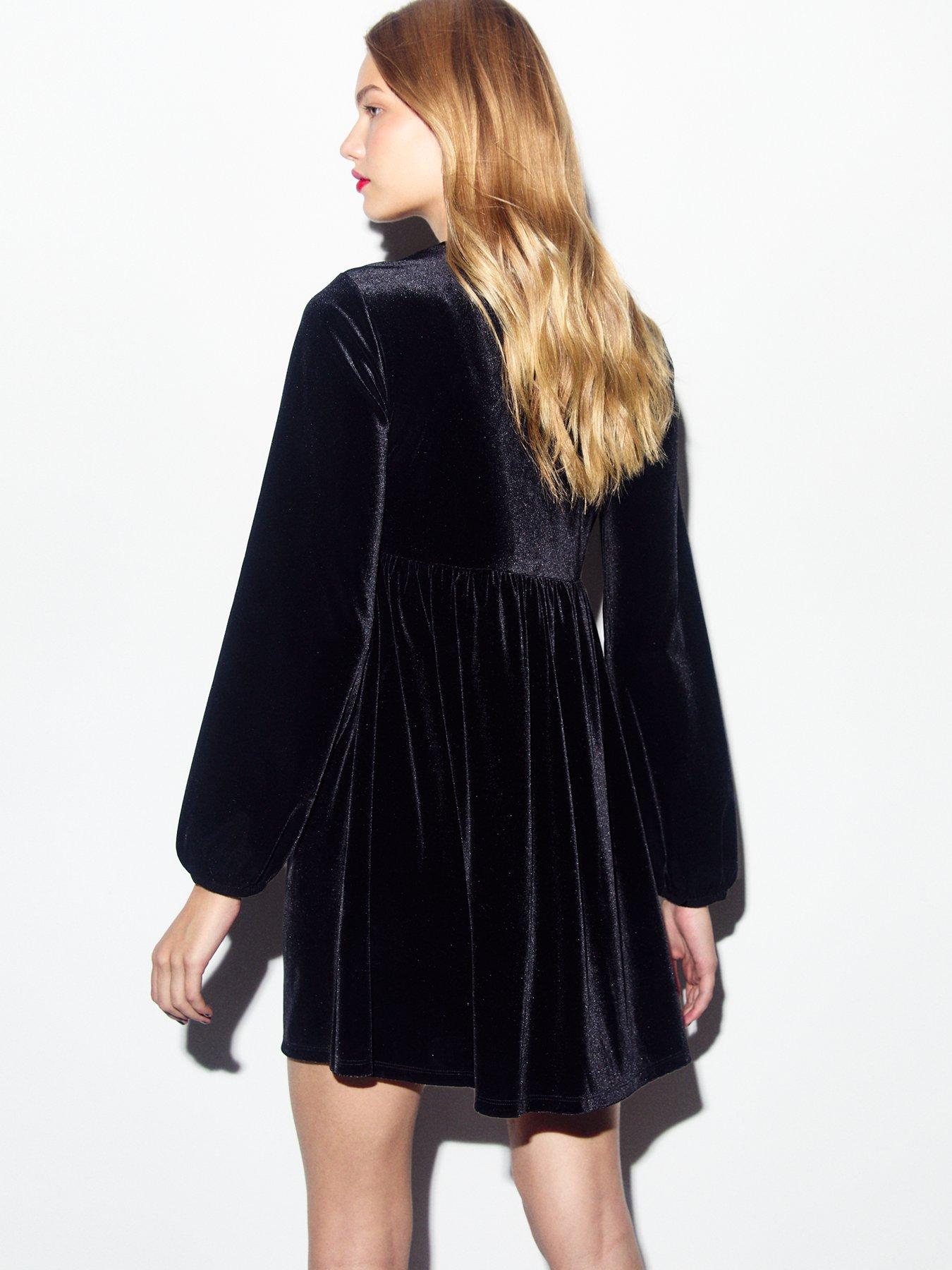 new-look-black-velvet-long-sleeve-mini-dressstillFront