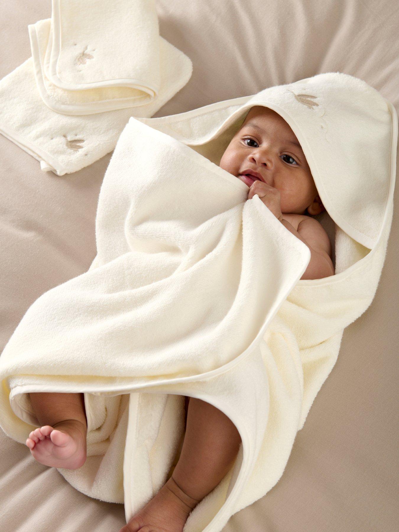 Image 5 of 5 of Mamas & Papas 3 Piece Towelling Set - Welcome To The World Duckling