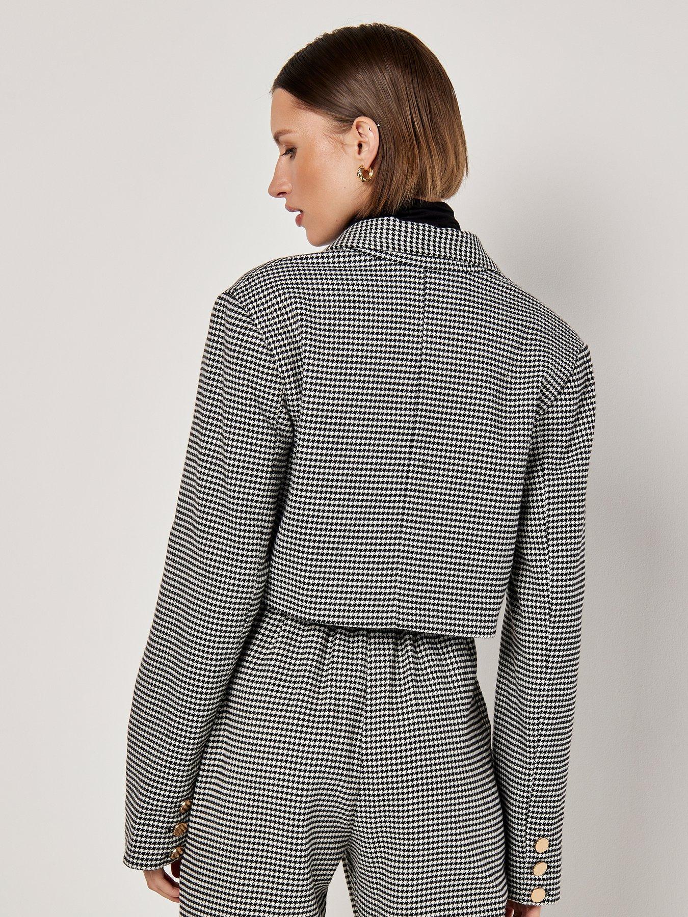 apricot-dogtooth-cropped-blazer-co-ordstillFront