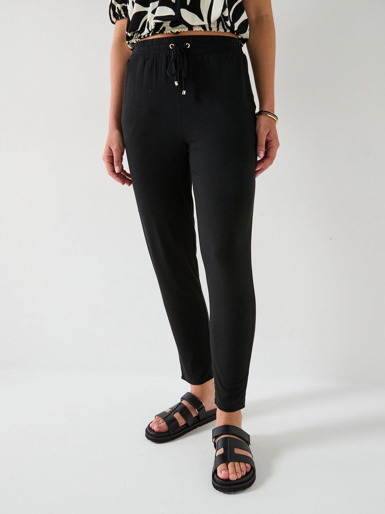 everyday-tapered-leg-trousers-black