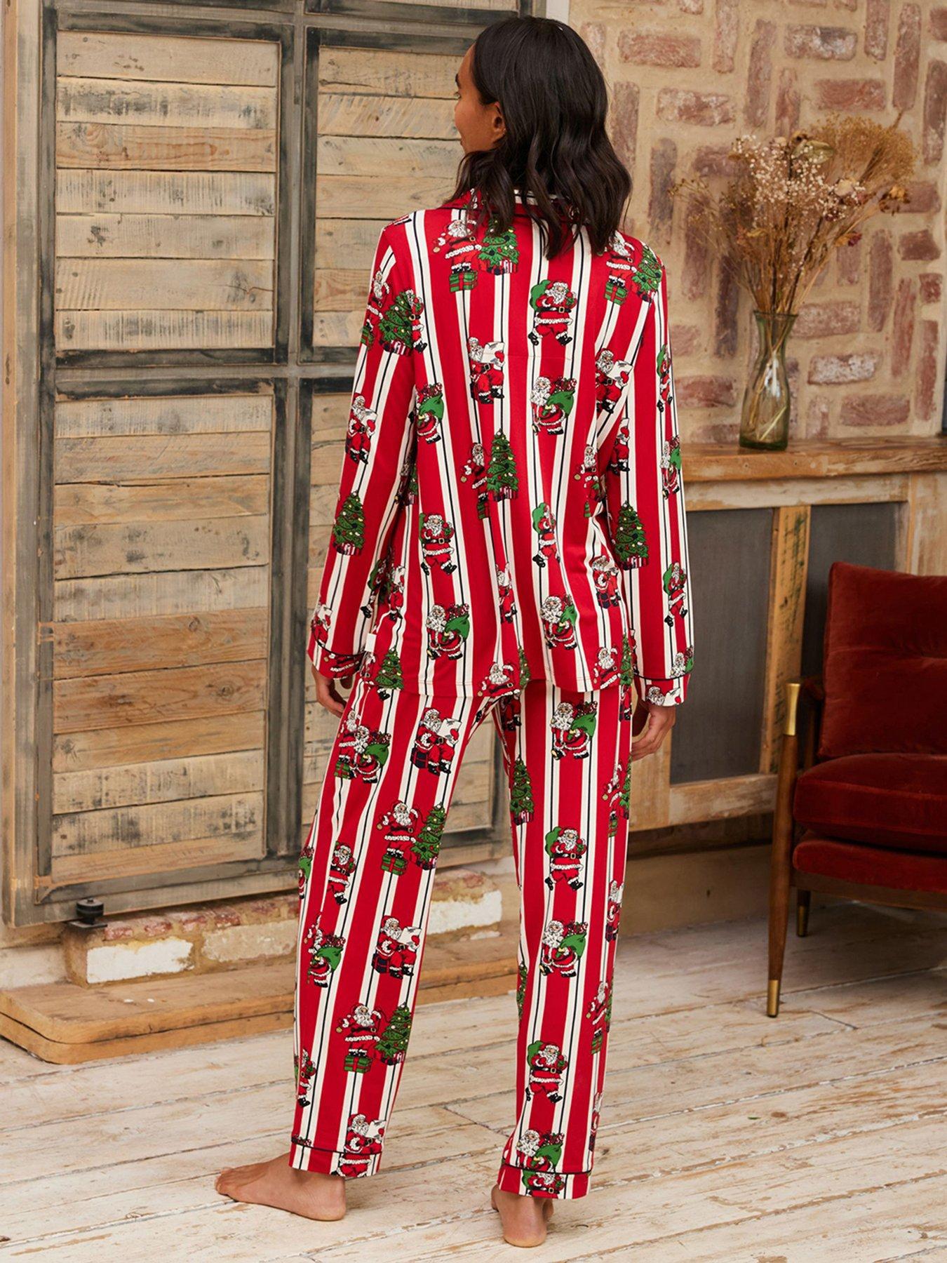 chelsea-peers-maternity-cotton-christmas-vintage-tree-wreath-print-long-pyjama-setstillFront