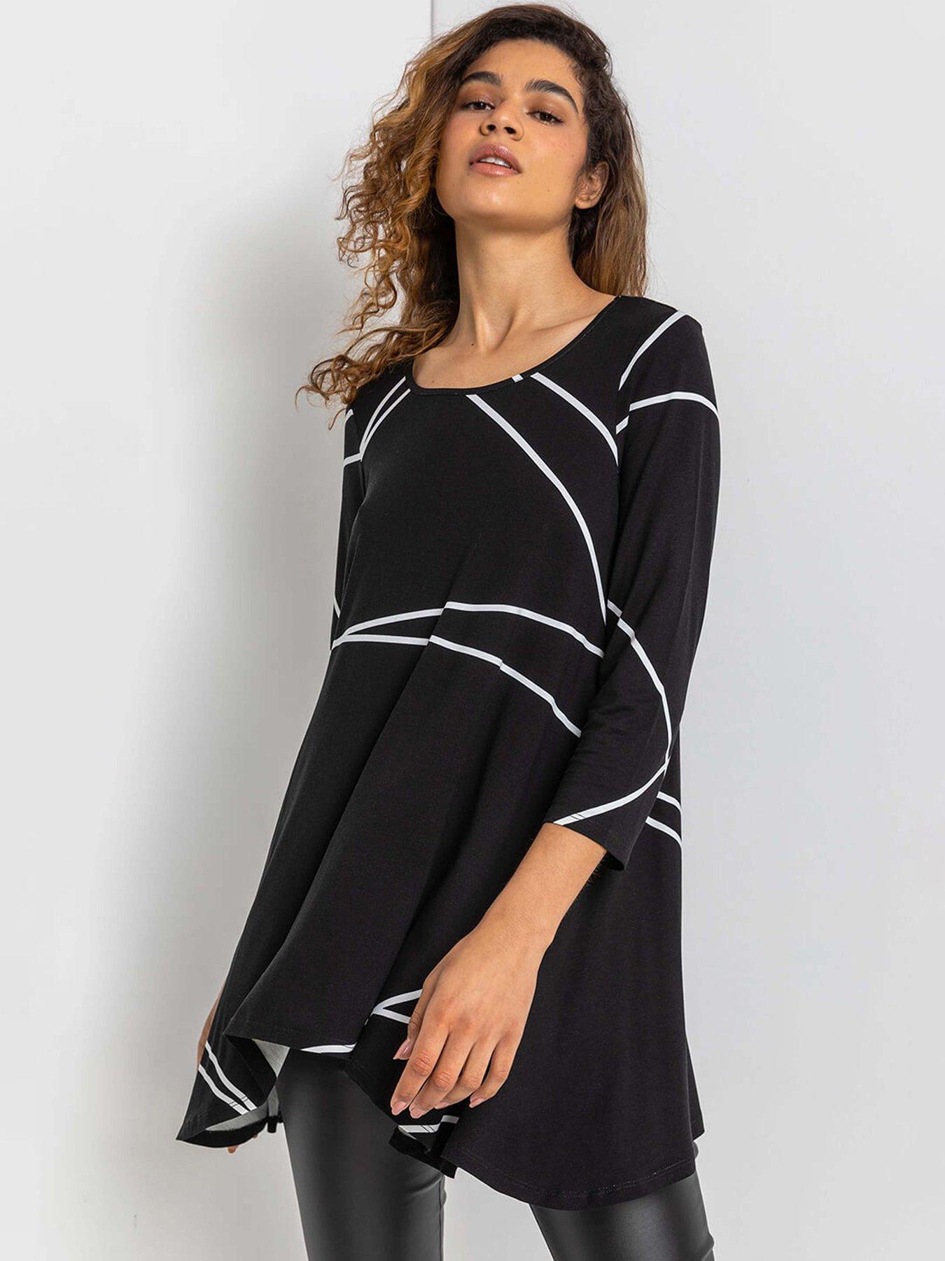 Roman Linear Print Hanky Hem Top - Black