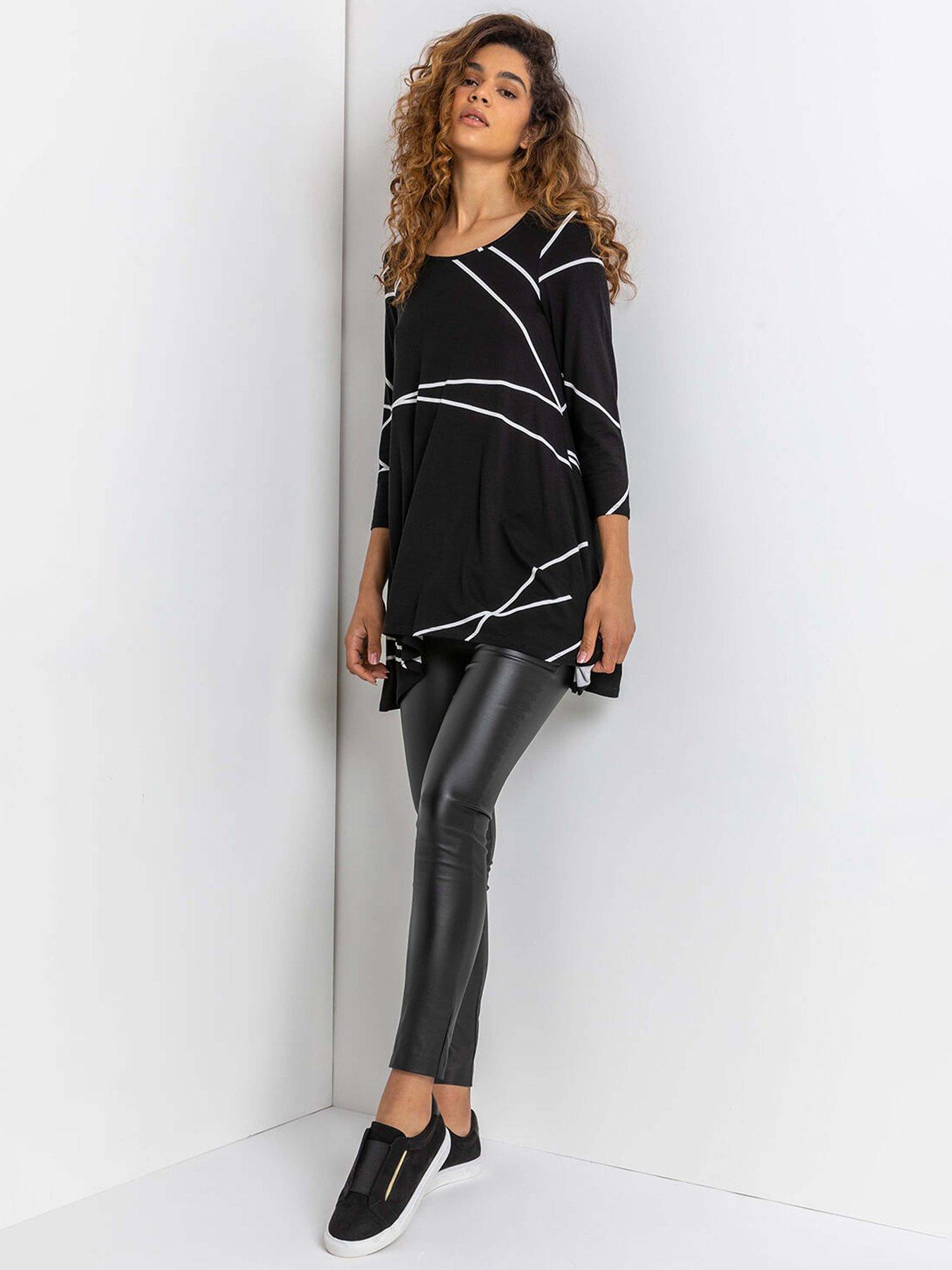 Image 3 of 5 of Roman Linear Print Hanky Hem Top - Black