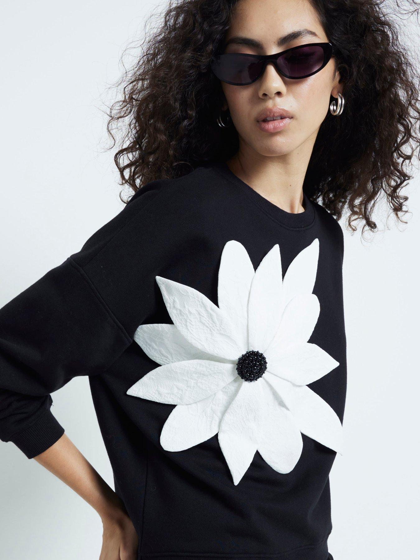 river-island-mono-3d-flower-sweat-blackoutfit