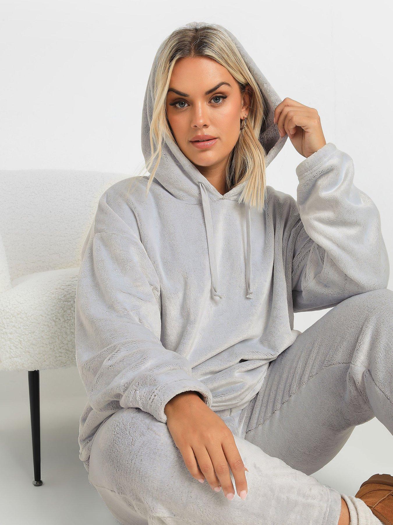 yours-curve-cropped-fleece-hoodieoutfit