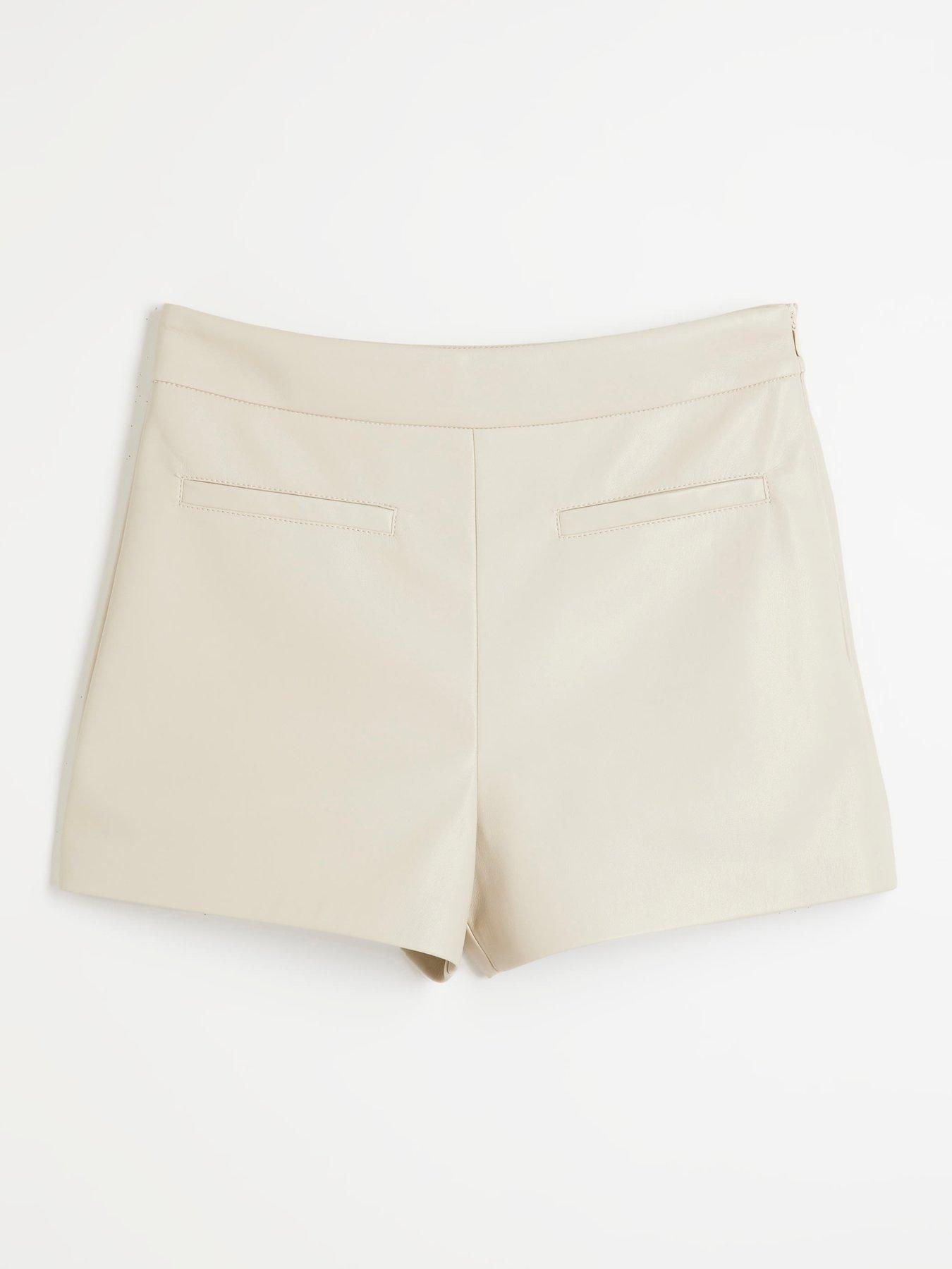 river-island-tailored-pu-shorts-beigedetail