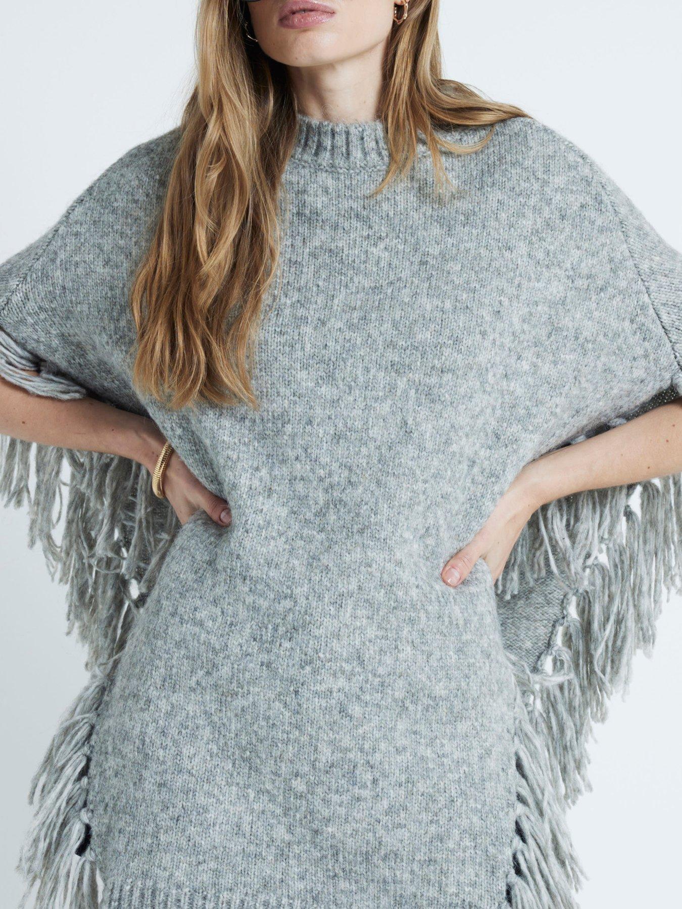 river-island-knitted-tassel-poncho-light-greyoutfit