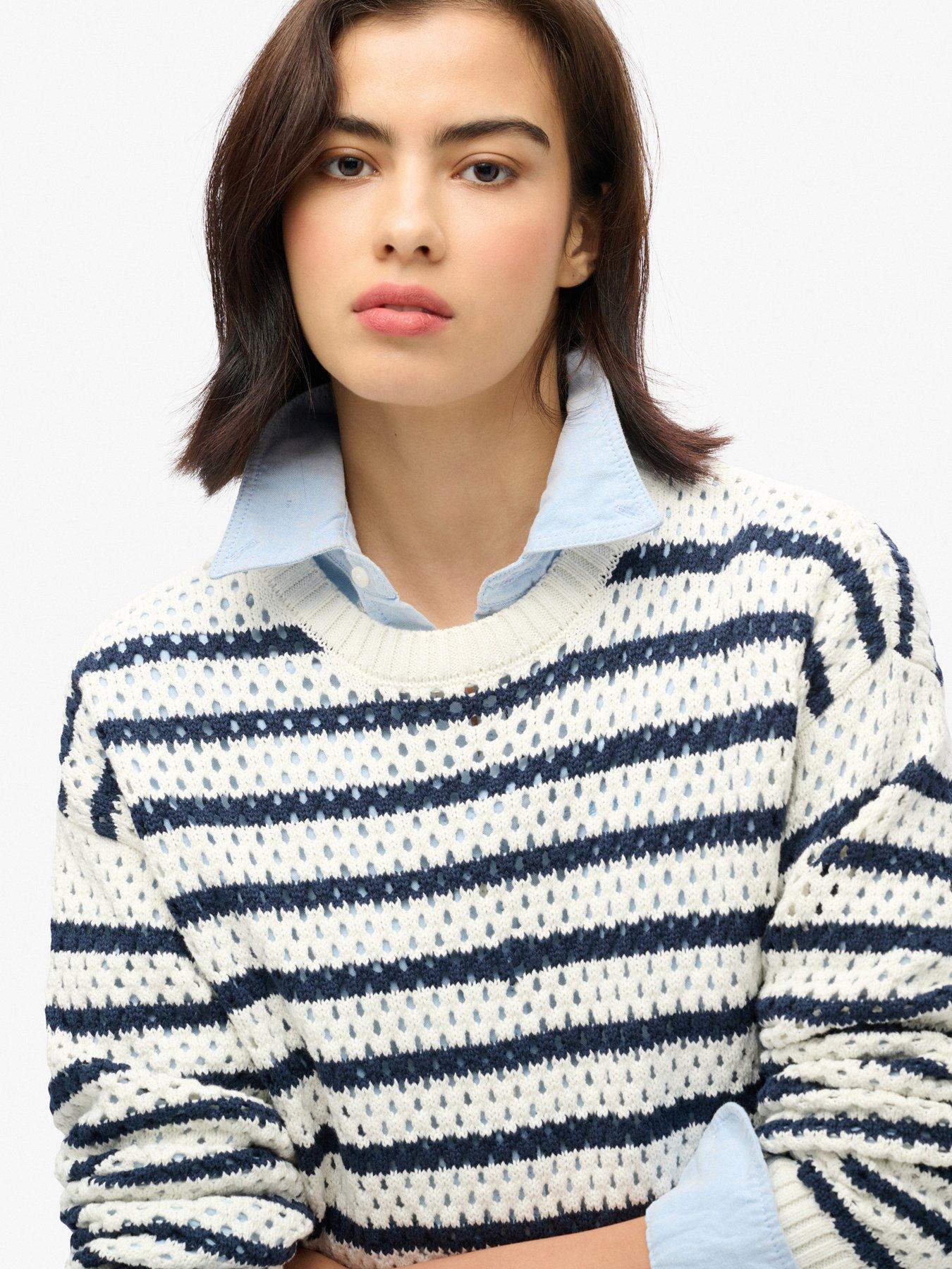 superdry-stripe-crochet-cropped-crew-jumper-whiteoutfit