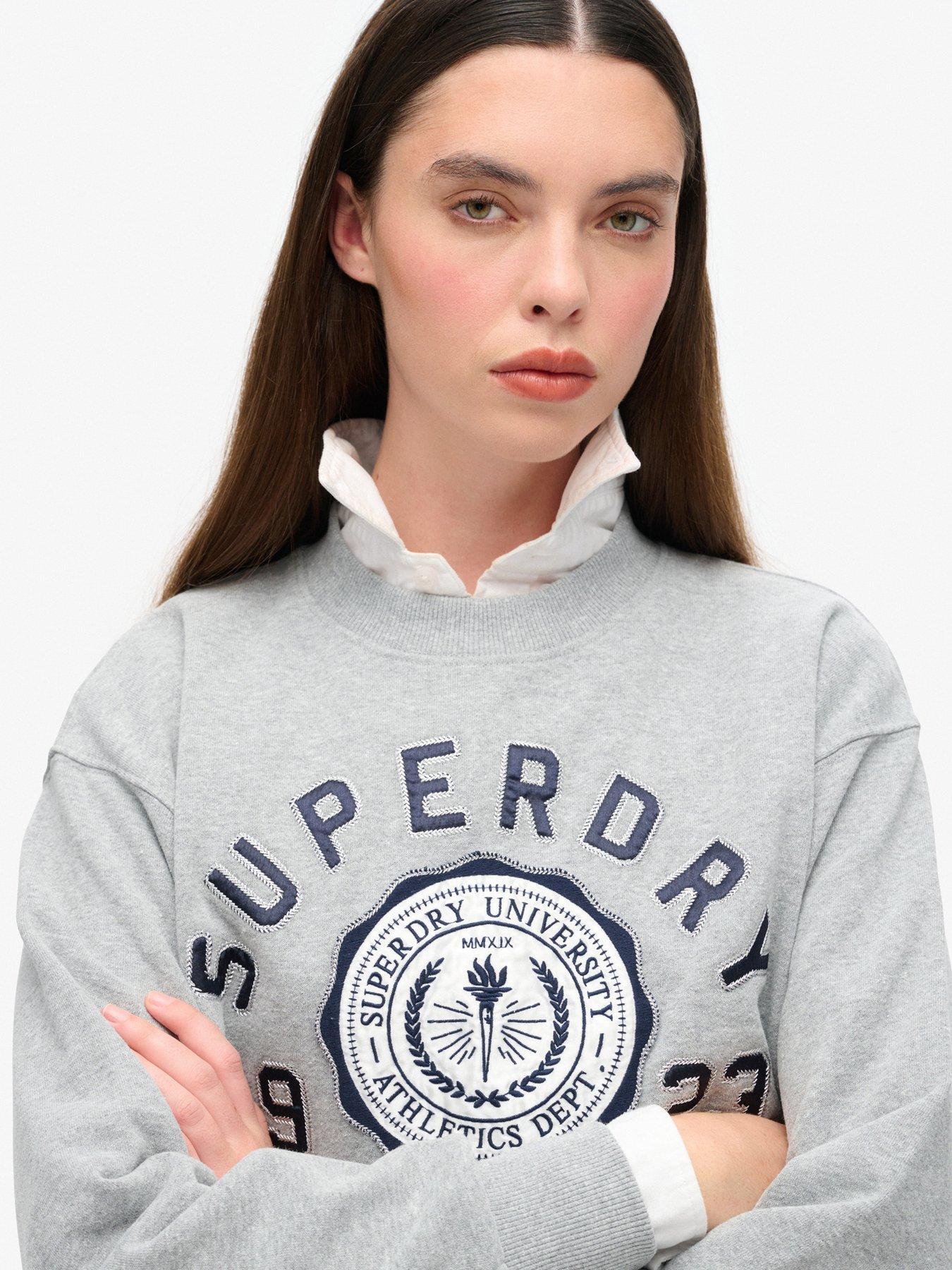 superdry-college-script-loose-sweatshirt-greyoutfit