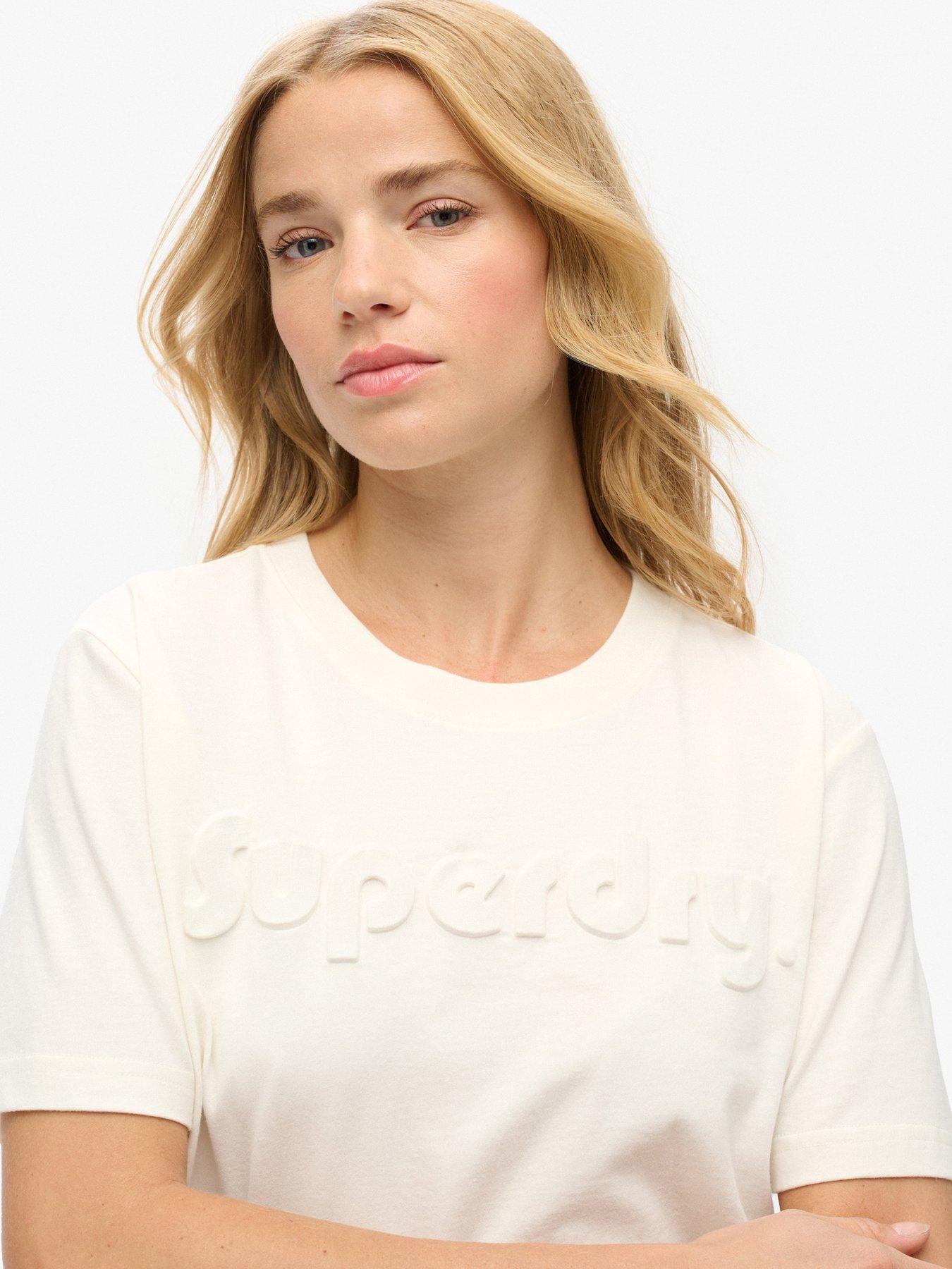 superdry-embossed-logo-relaxed-t-shirt-whiteoutfit