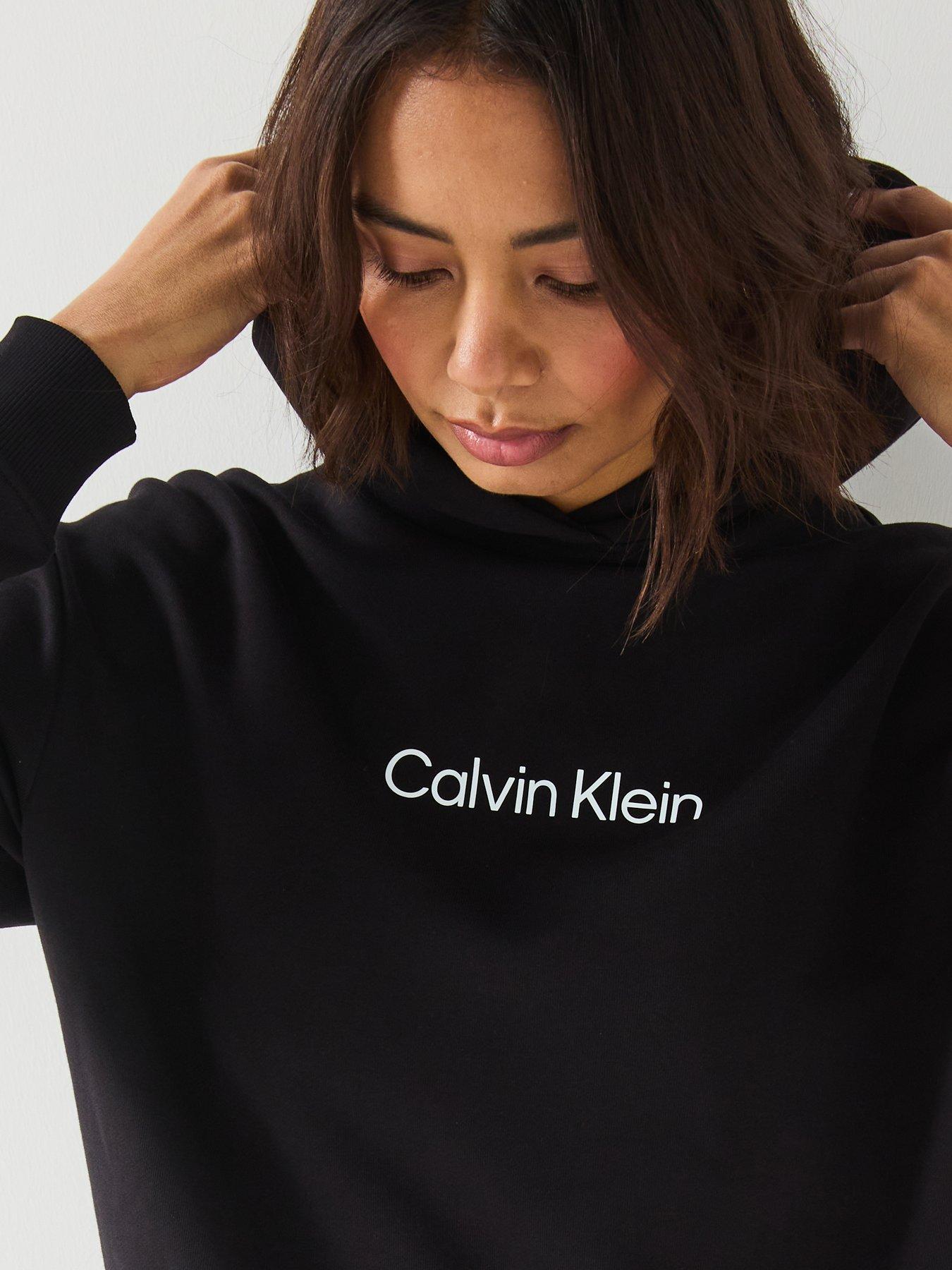 calvin-klein-hero-logo-hoodie-blackoutfit